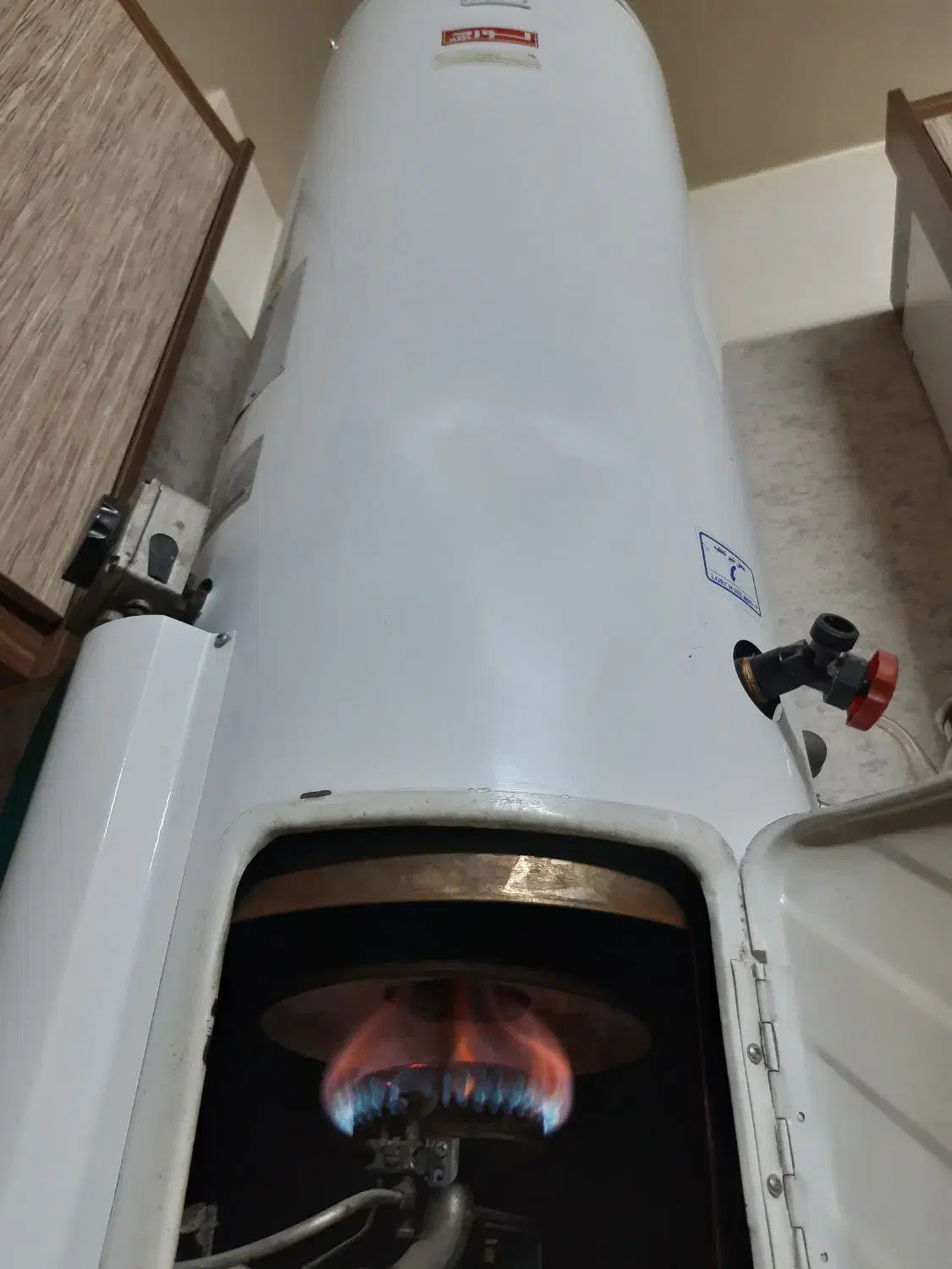 آبگرمکن مخزنی|آبگرمکن، پکیج، شوفاژ|اصفهان, جلالیه|دیوار