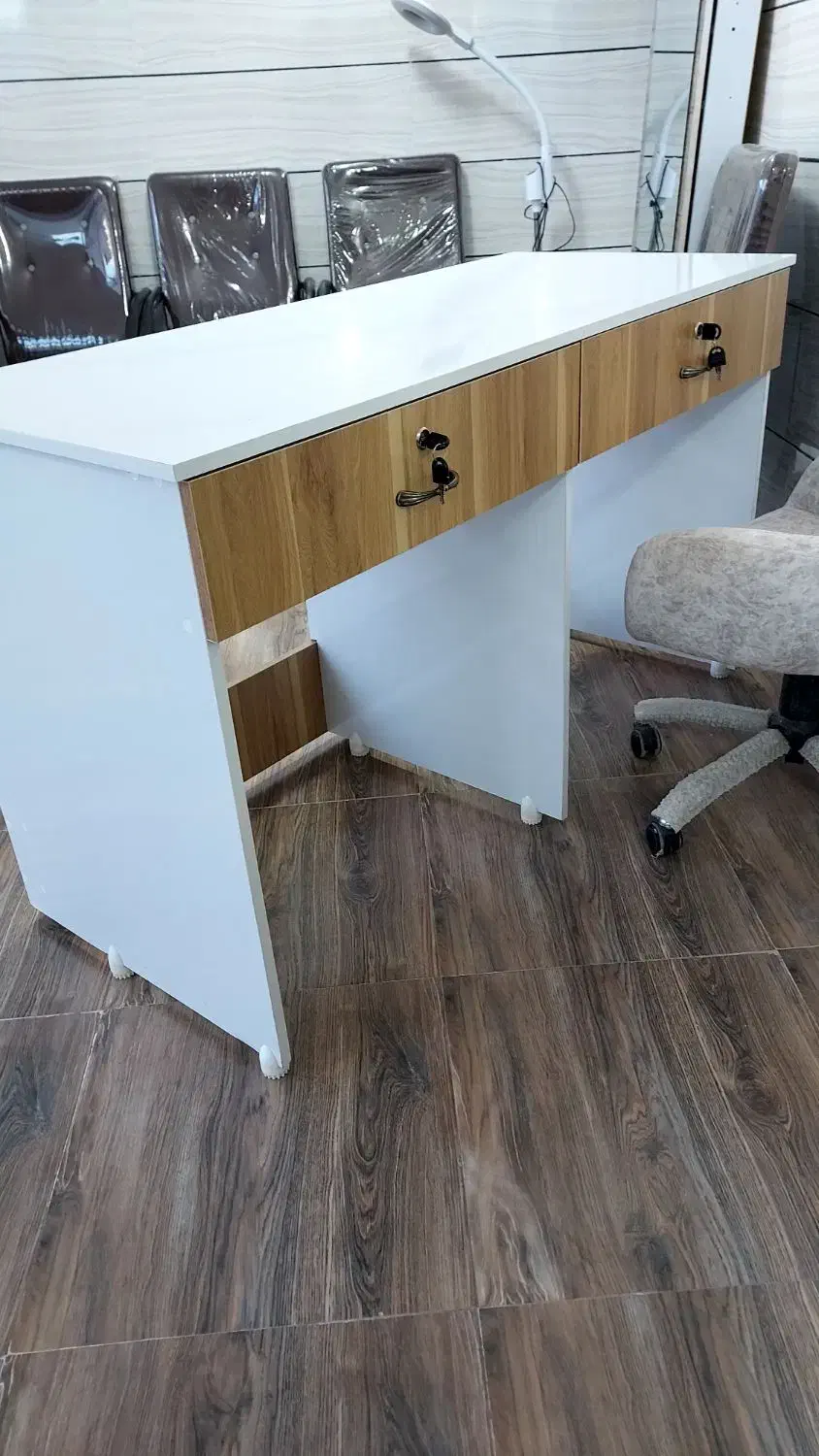 میز تحریر یا آرایشگاهی|میز تحریر و کامپیوتر|شوط, |دیوار