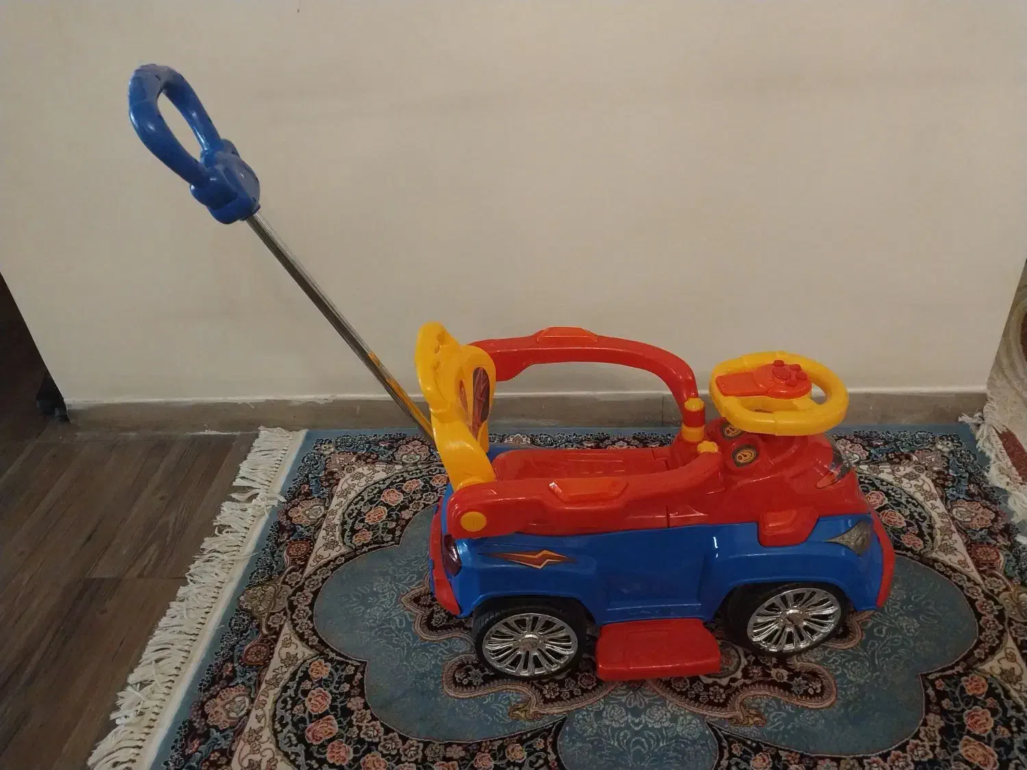 ماشین کودک سالم و در حد نو|اسباب‌‌بازی|لواسان, |دیوار