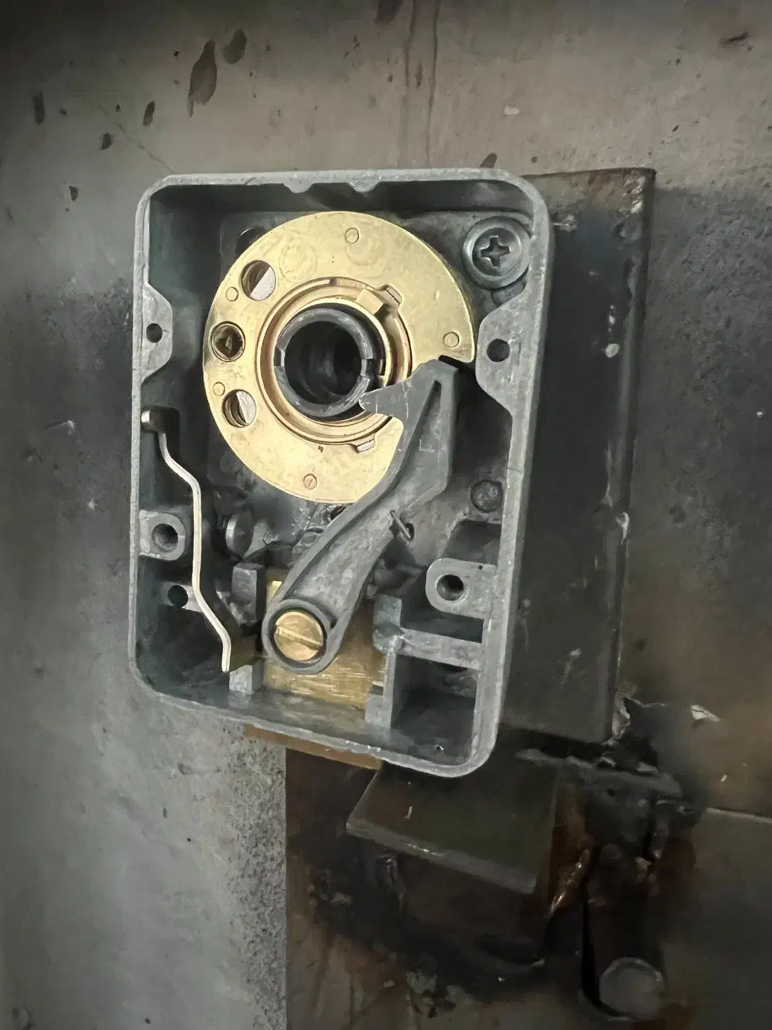 گاوصندوق کلیدسازی،ریموت خودرو ،باز کردن درب ضدسرقت|خدمات پیشه و مهارت|کرمان, |دیوار