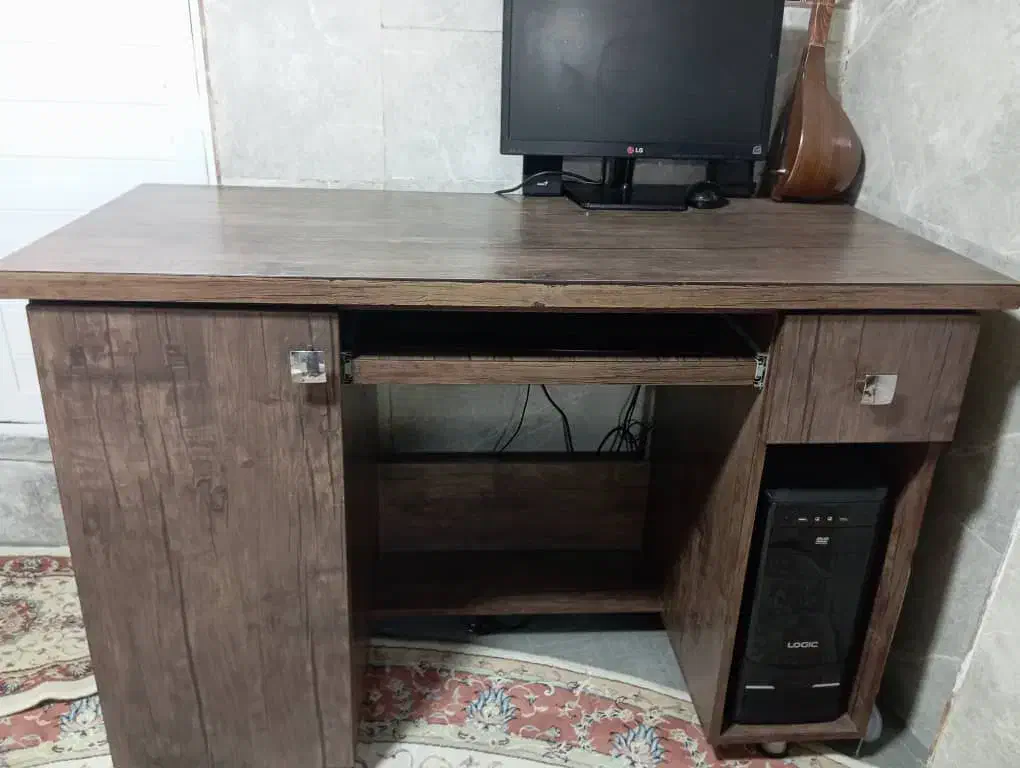 میز تحریر و کامپیوتر mdf در حد نو|میز تحریر و کامپیوتر|رشت, آب و برق|دیوار