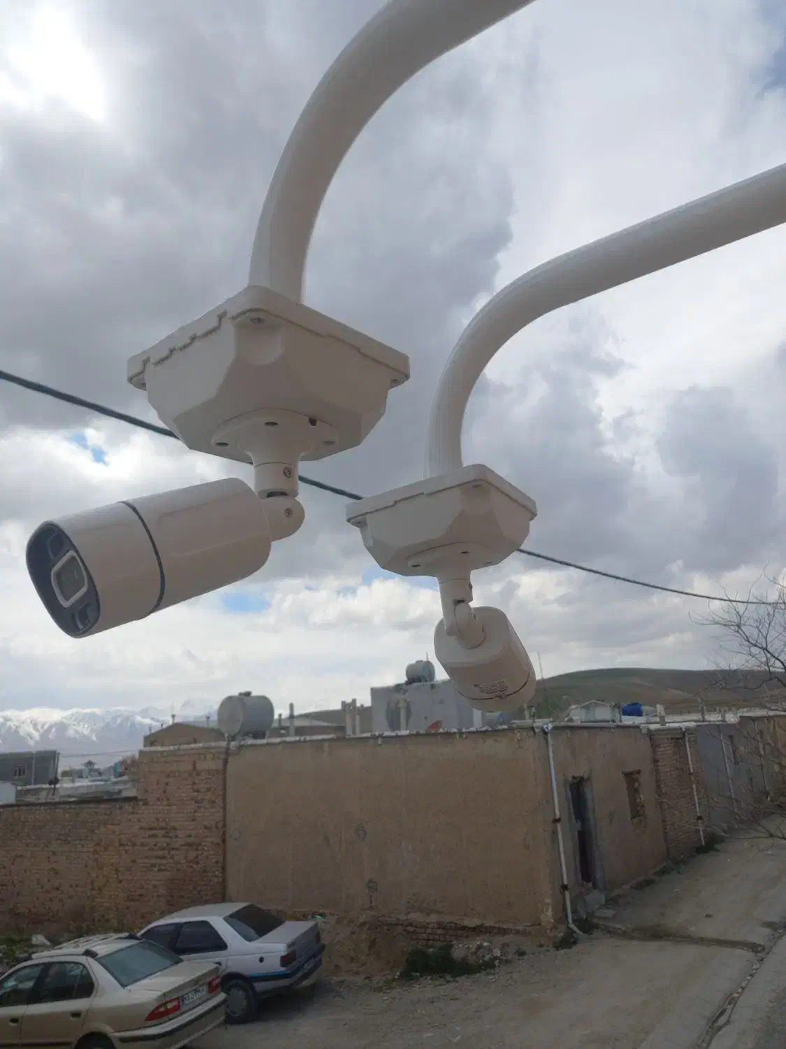 فروش و نصب انواع دوربین مداربسته و دزدگیر با اقساط|دوربین مداربسته|بروجرد, |دیوار