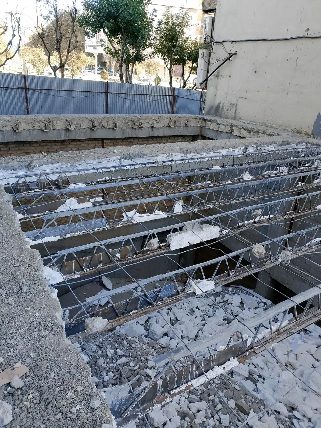 نصب ایزوگام قیرگونی وتخریب|خدمات پیشه و مهارت|هشتگرد, شهرک وحدت|دیوار