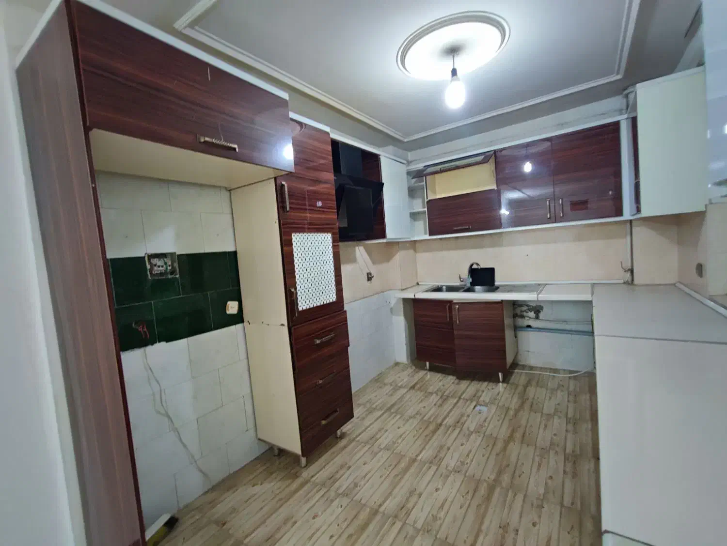 65متر خ باقری