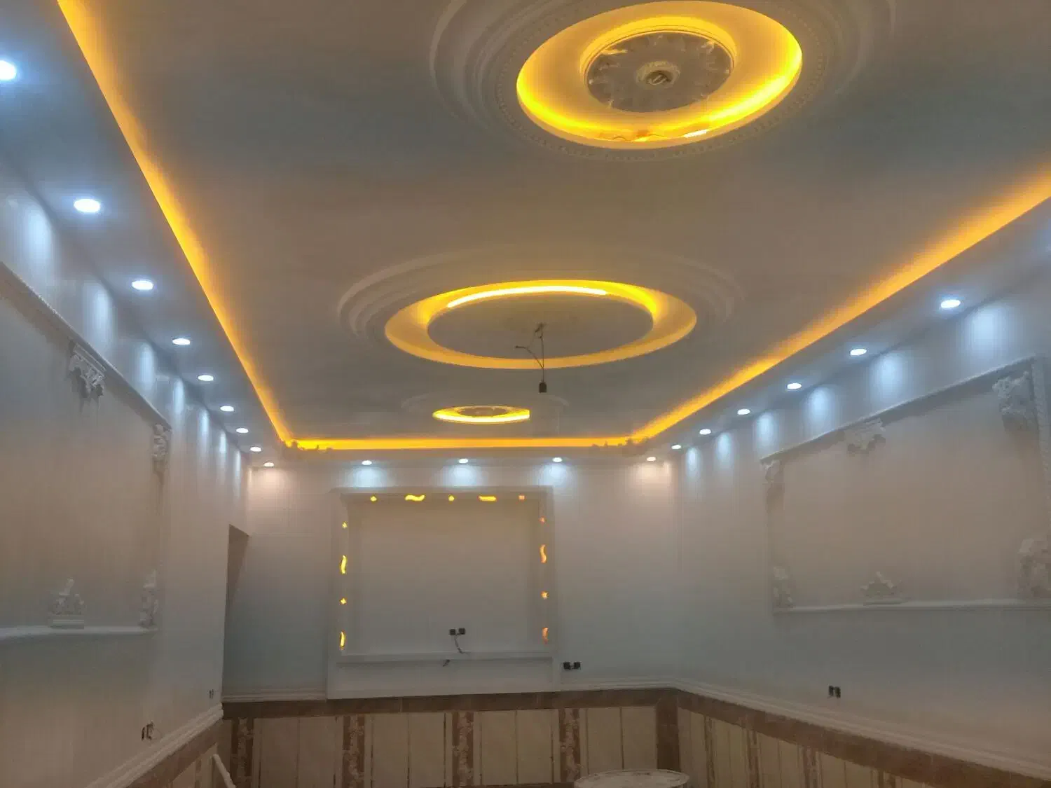 برقکار . برق کار ساختمان و خرده کاری|خدمات پیشه و مهارت|زابل, |دیوار