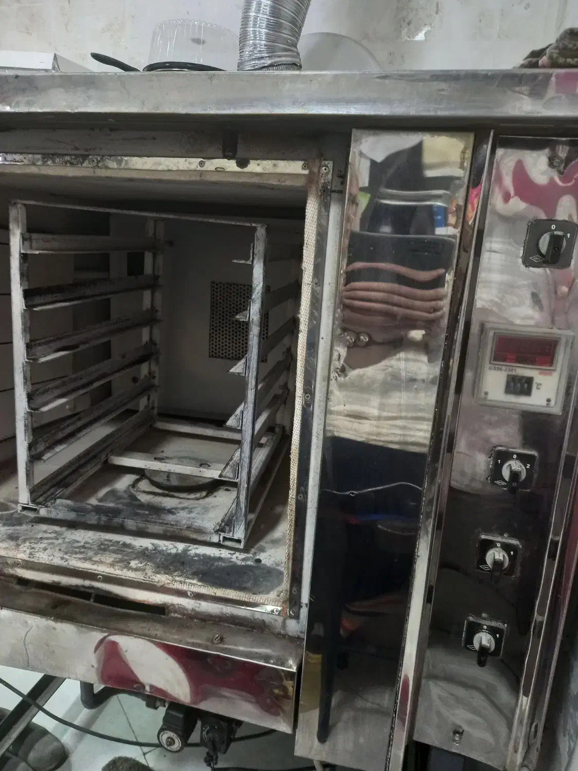 فر صنعتی بخاردار|کافی‌شاپ و رستوران|رشت, منظریه|دیوار