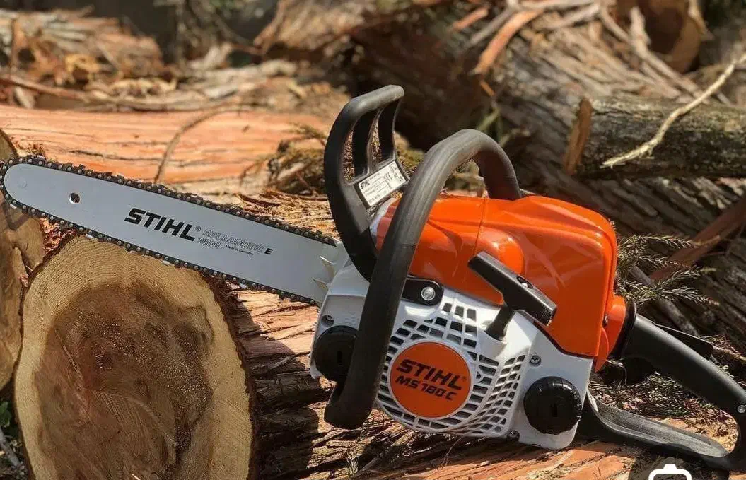 چوب بری و قطع درختان|خدمات باغبانی و درختکاری|اصفهان, شهرک آزمایش|دیوار