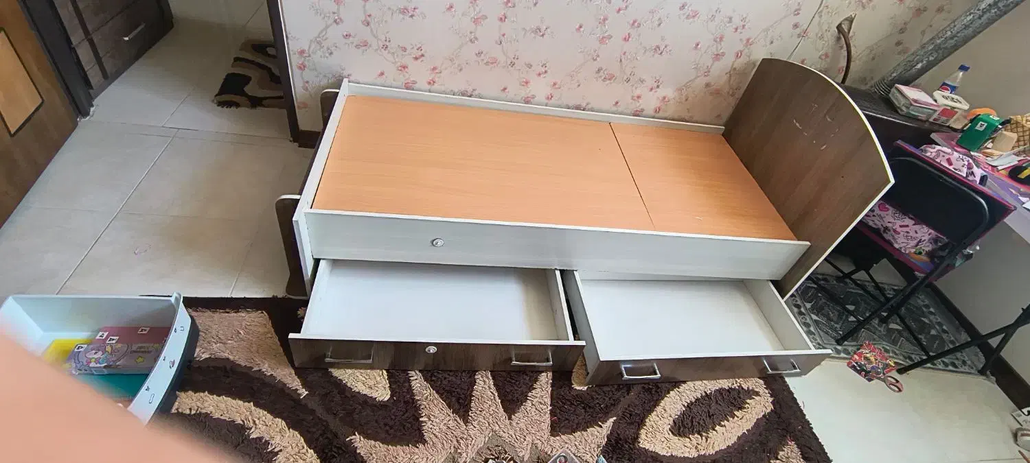 تخت نوجوان|تخت و صندلی بچه|اصفهان, شهرک پارسیان|دیوار