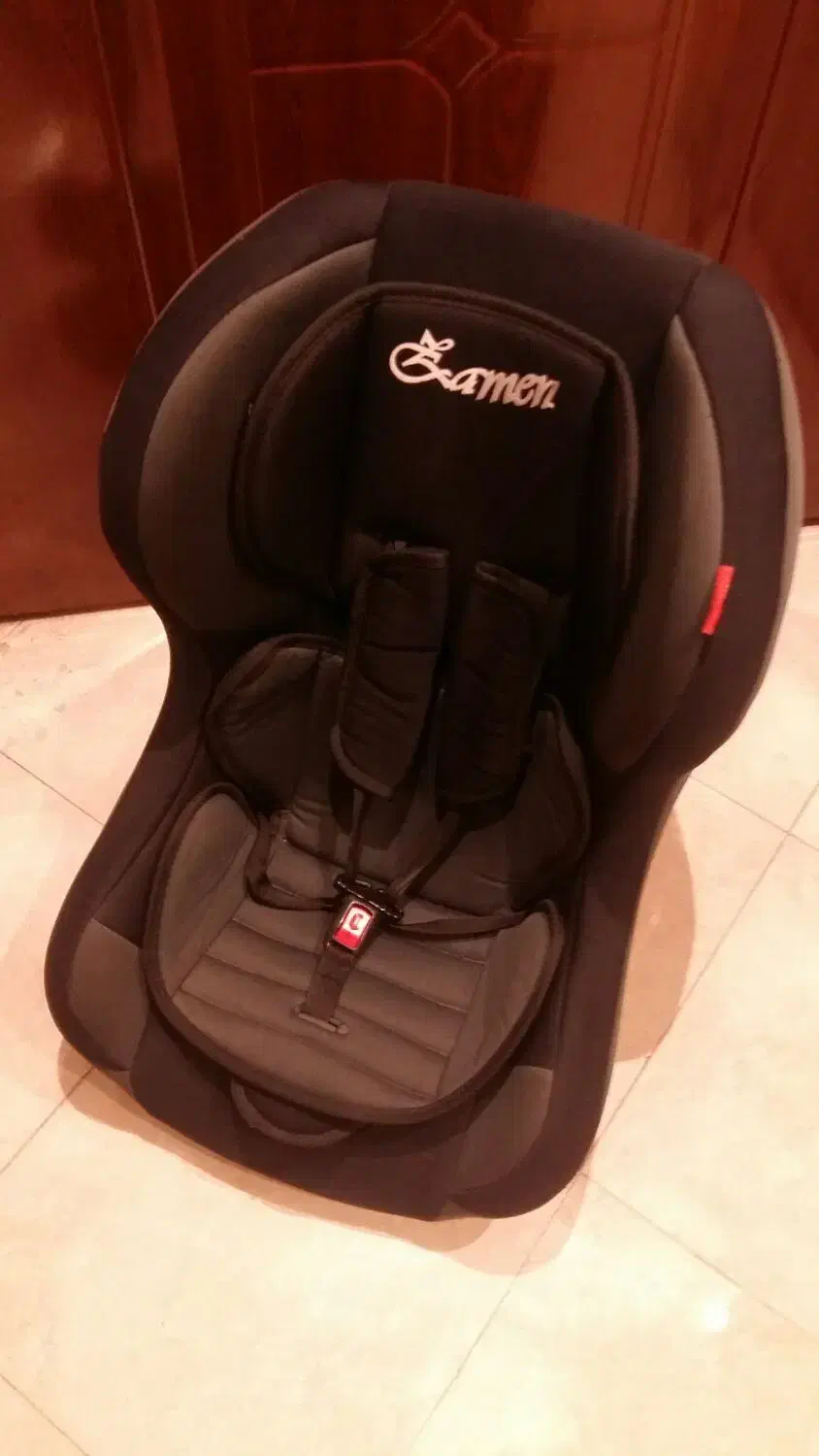 صندلی ماشین کودک مدل ضامن|تخت و صندلی بچه|رشت, رشتیان|دیوار