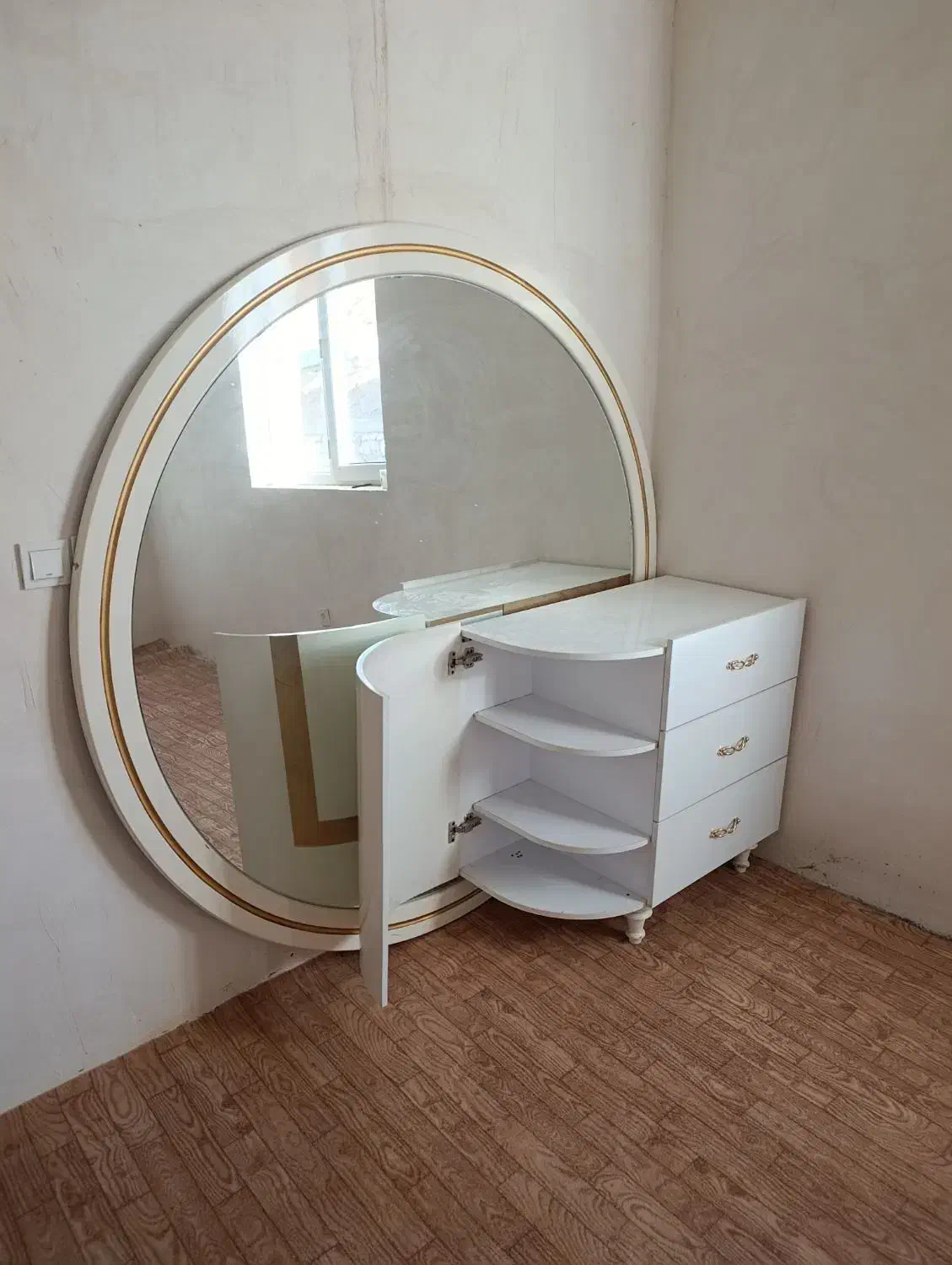 آینه و کنسول|بوفه، ویترین، کنسول|تکاب, |دیوار