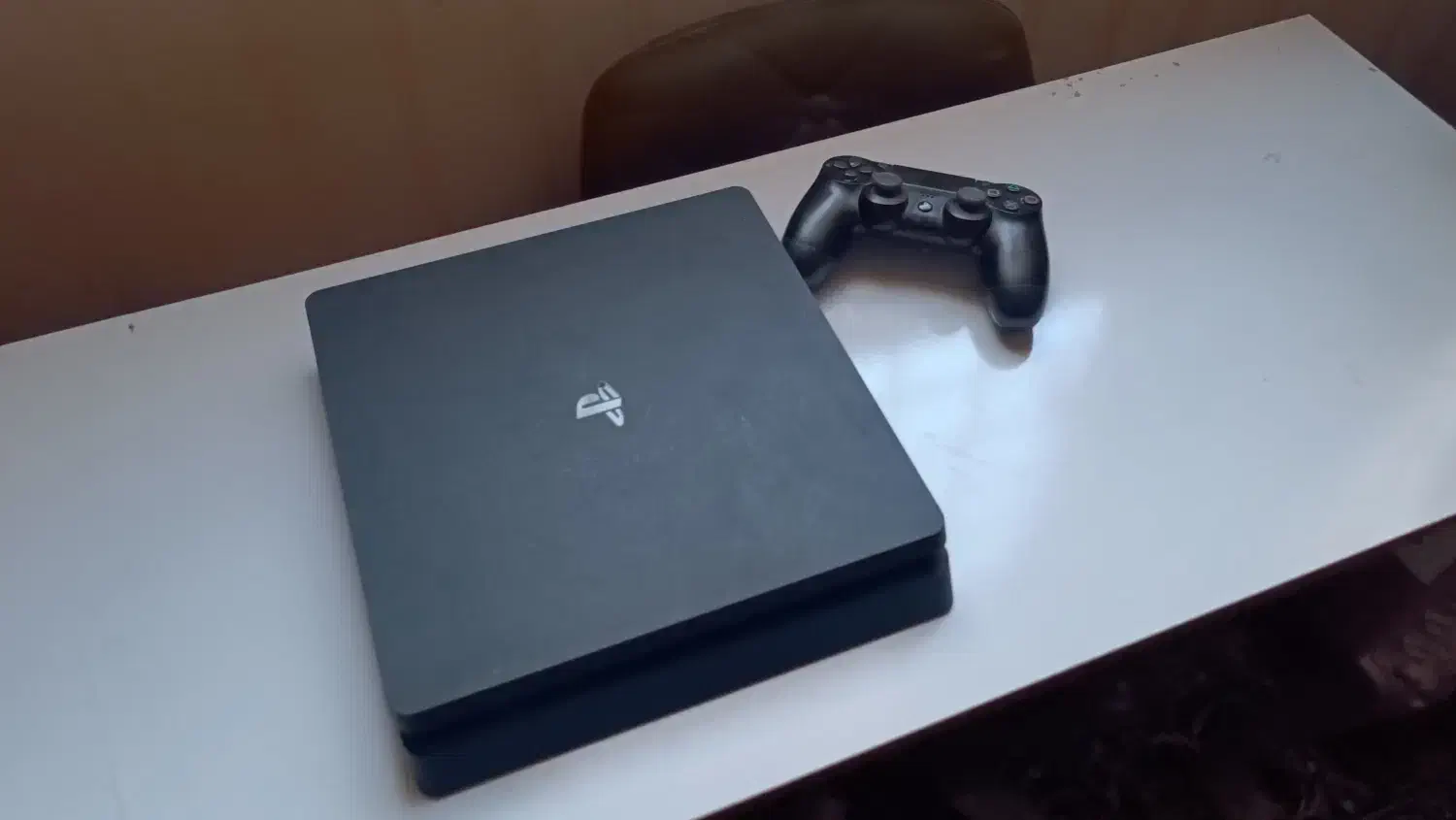 Ps4 اسلیم اکانتی تک دسته یک ترابایت|کنسول، بازی ویدئویی و آنلاین|بروجرد, |دیوار