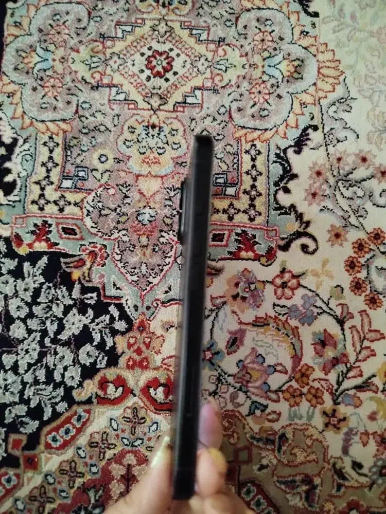 آیفون ۱۶نرمال|موبایل|هشتگرد, هشتگرد قدیم|دیوار