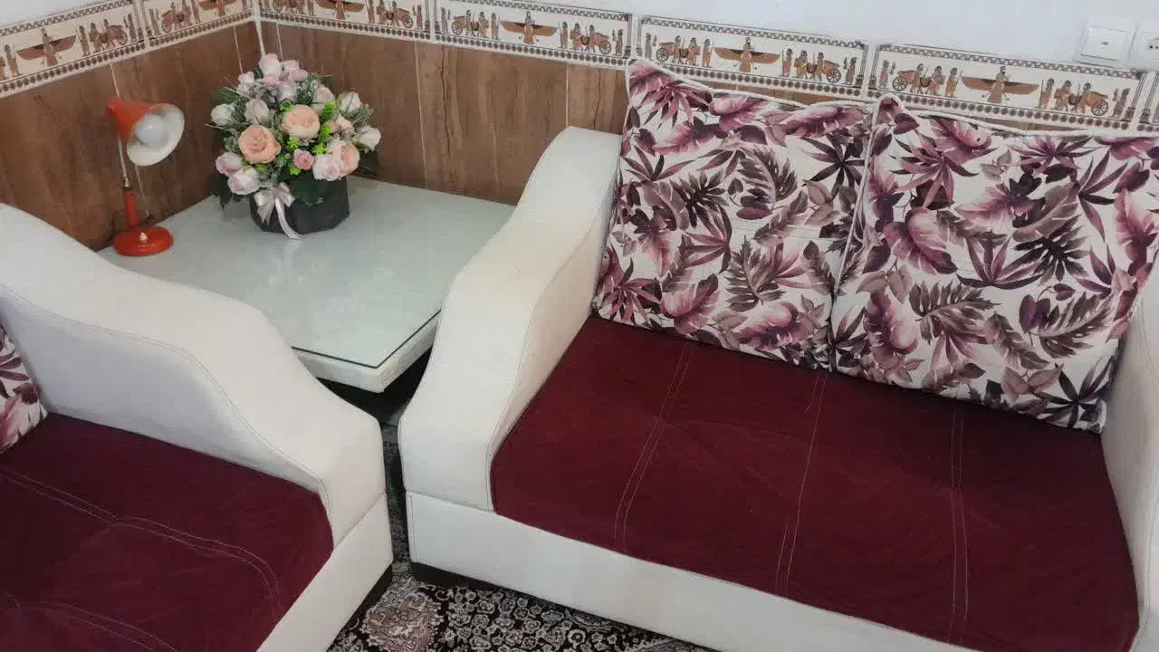 مبل همراه با میز عسلی کامل|مبلمان خانگی و میز عسلی|اسفراین, |دیوار