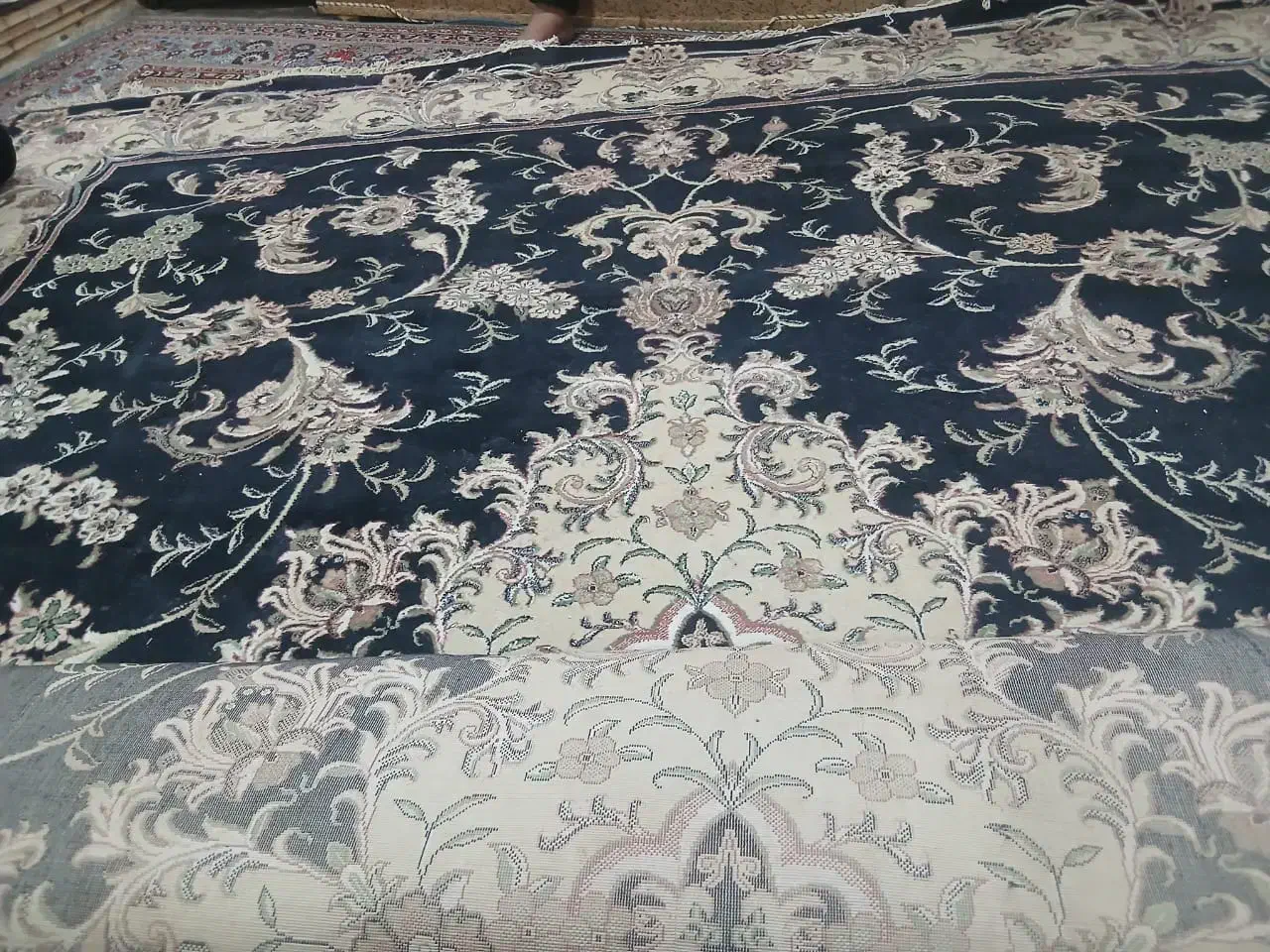 قالی کار کرده سه میلیون سینک و کابینت هم ۳ میلیون|فرش|اندیمشک, |دیوار