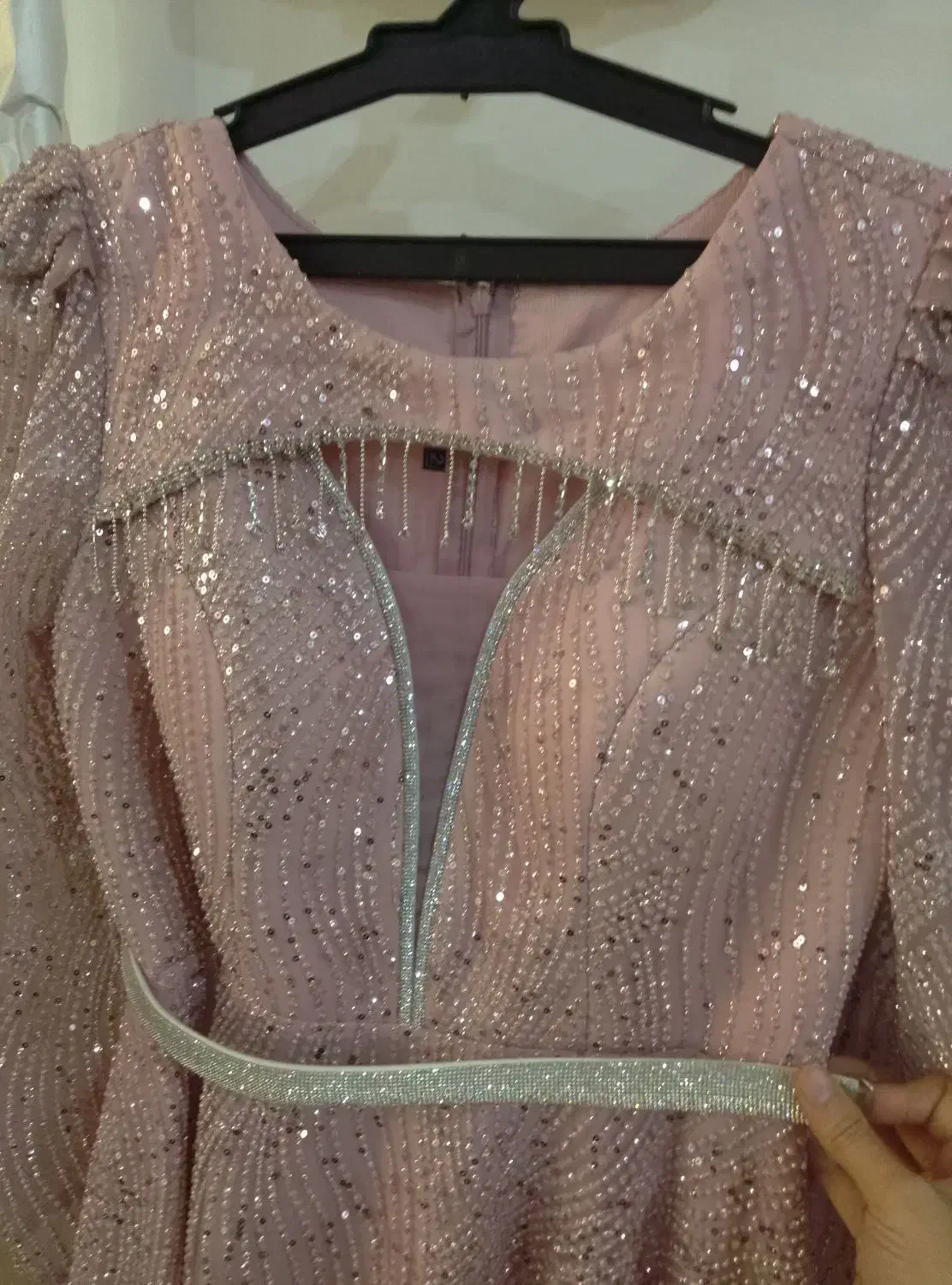 لباس مجلسی|لباس|قم, ولیعصر|دیوار