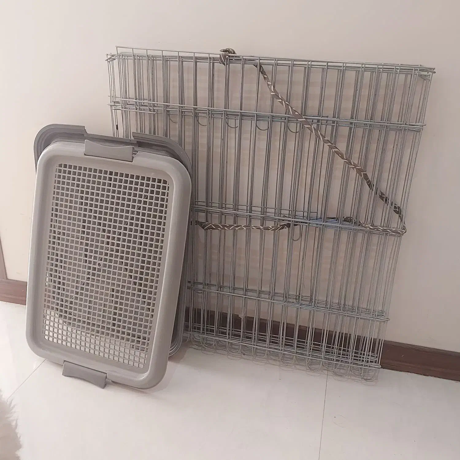 پارک فلزی سگ کوچولو بعلاوه سینی ادرار تقریبا نو|لوازم جانبی حیوانات|کرج, کوی امامیه|دیوار