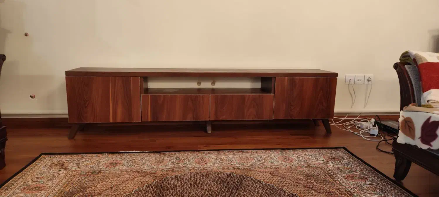 حراج میزتلویزیون بعلت تغییر دکوراسیون|میز تلویزیون|تبریز, |دیوار