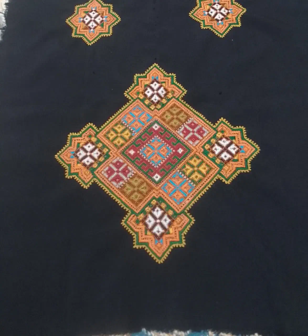 دوچگرم سراوان|لباس|سراوان, |دیوار