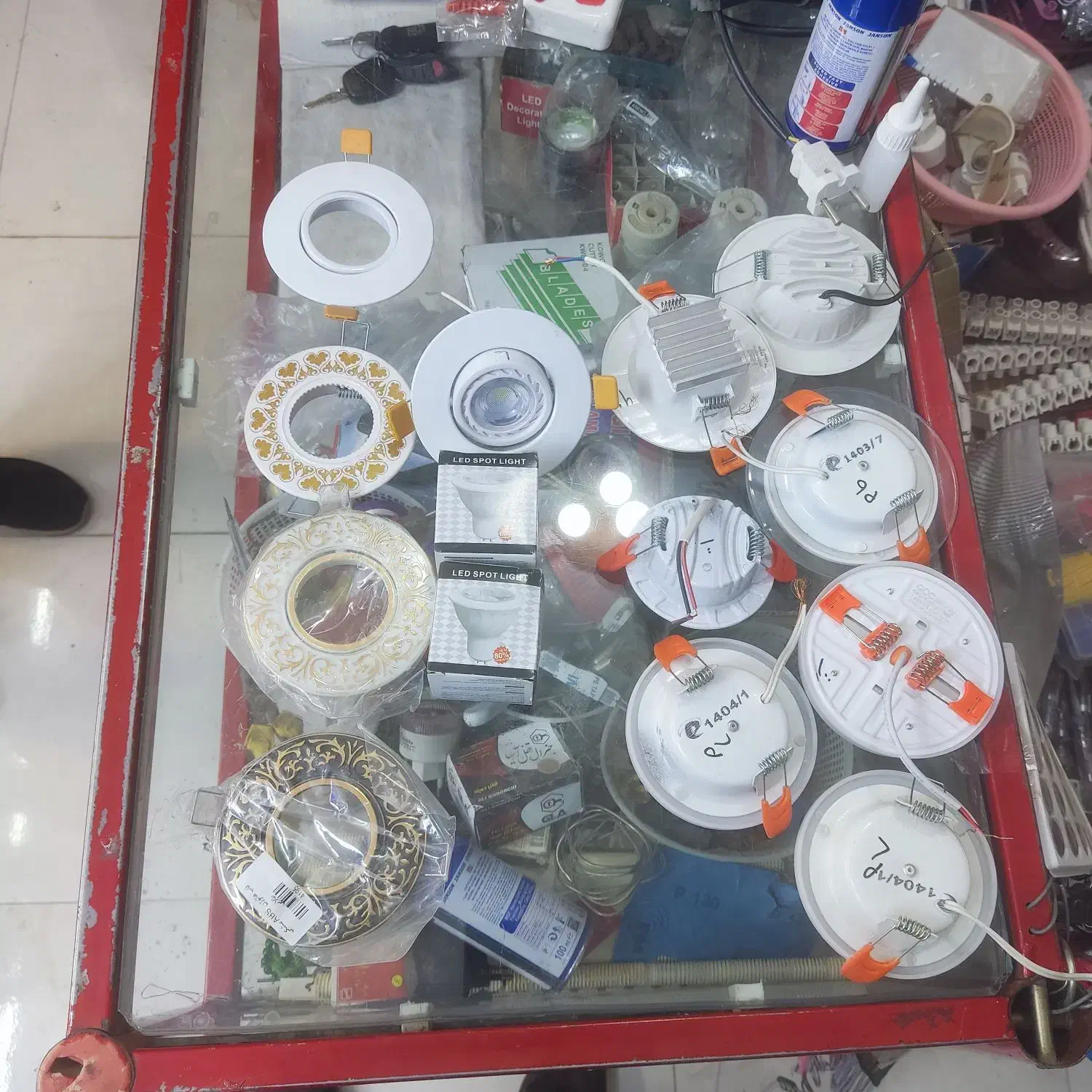 فروش لوازم الکتریکی|لامپ و چراغ|کاشان, فاز ۲ ناجی آباد|دیوار