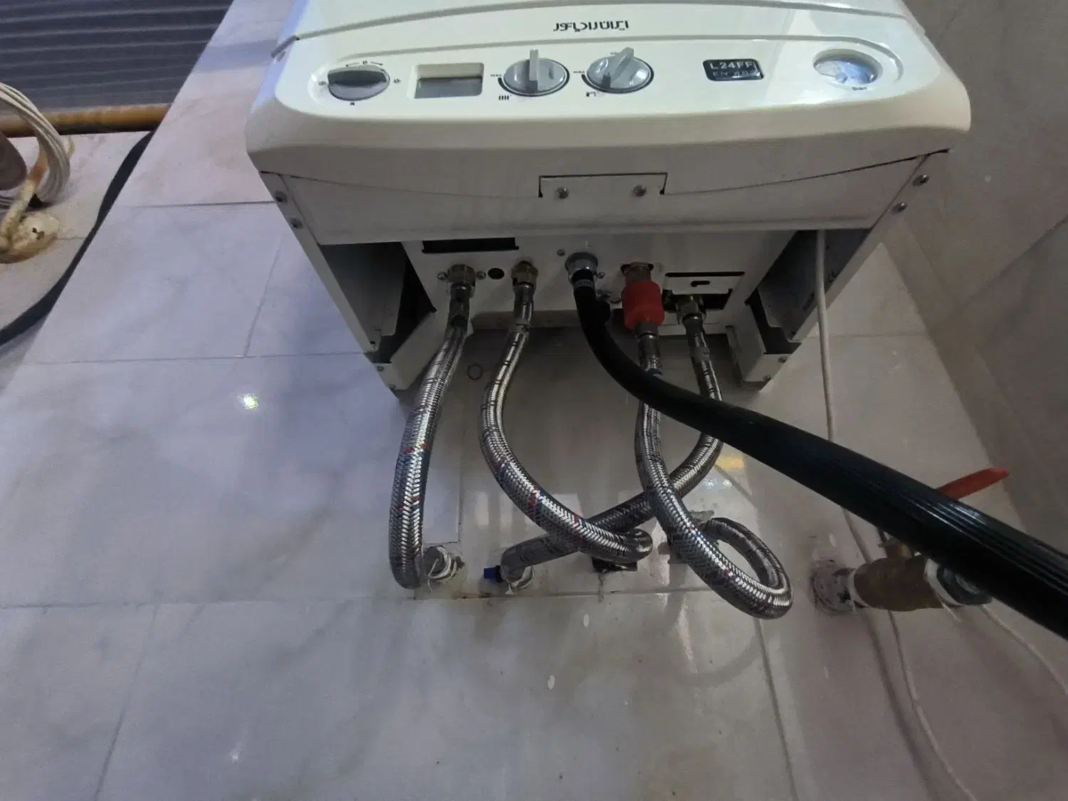 خرید و فروش و تعمیرات پکیج|خدمات پیشه و مهارت|اصفهان, تخت فولاد|دیوار