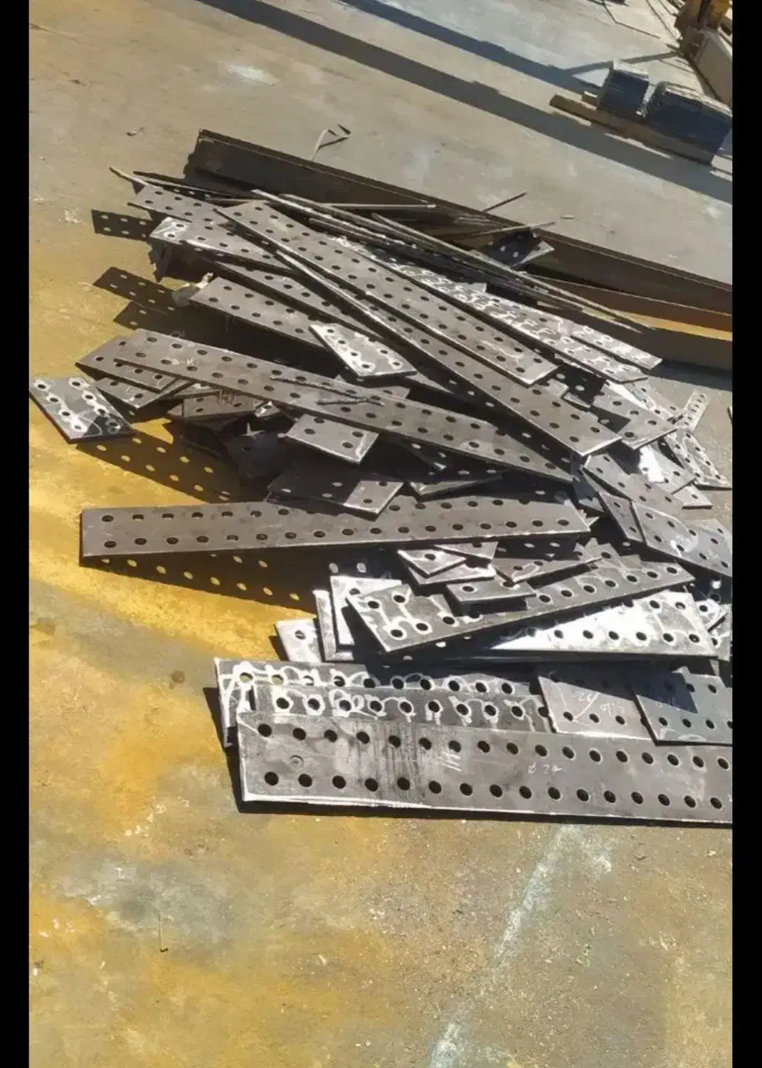 سوراخکاری وبرش کاری ورق های فلزی|خدمات پیشه و مهارت|قم, خداکرم|دیوار