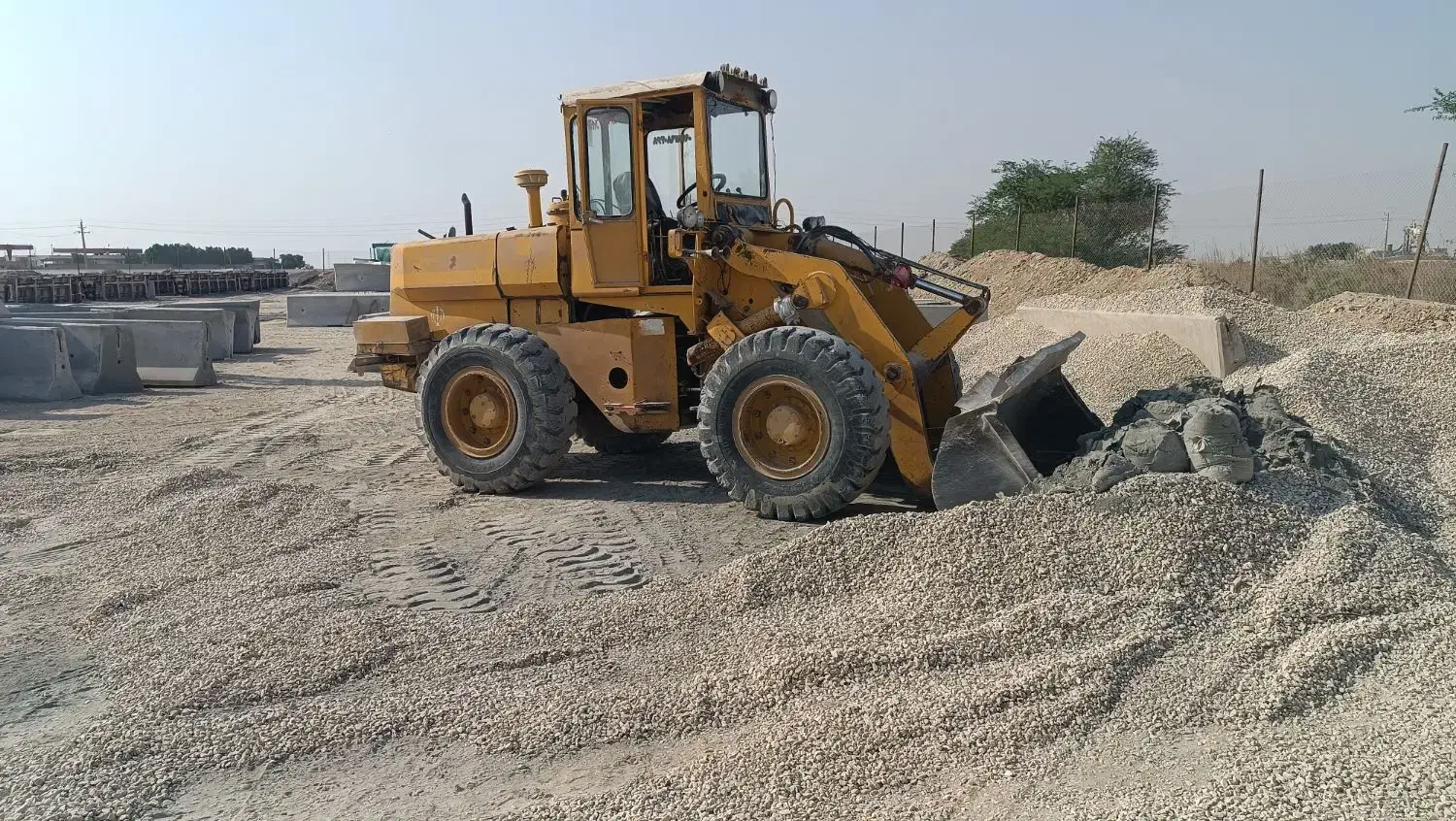 لودر ودستگاه آلات راه سازی|خدمات حمل و نقل|بندر ماهشهر, |دیوار