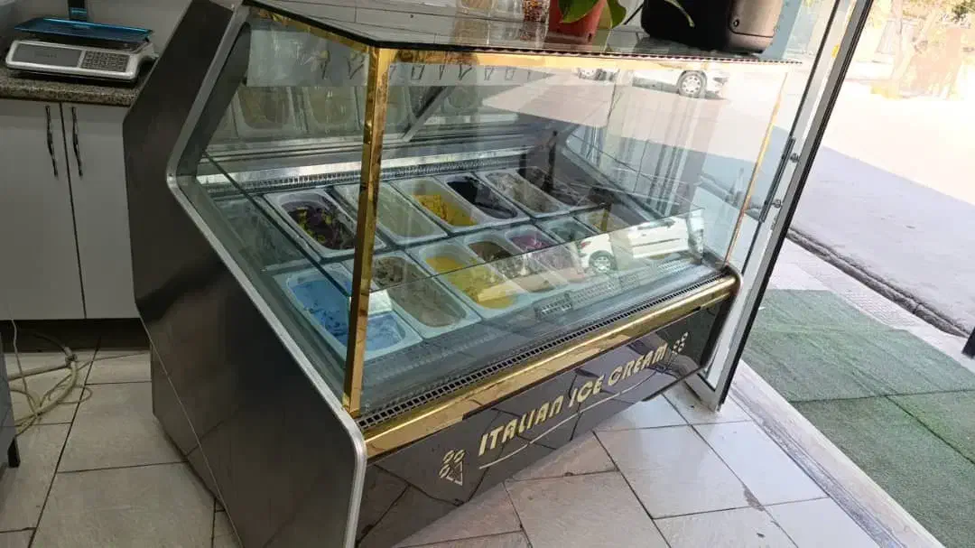 فروش تاپینگ بستنی فرساندویچی قهوه ساز|کافیشاپ و رستوران|مرودشت, ژیان|دیوار