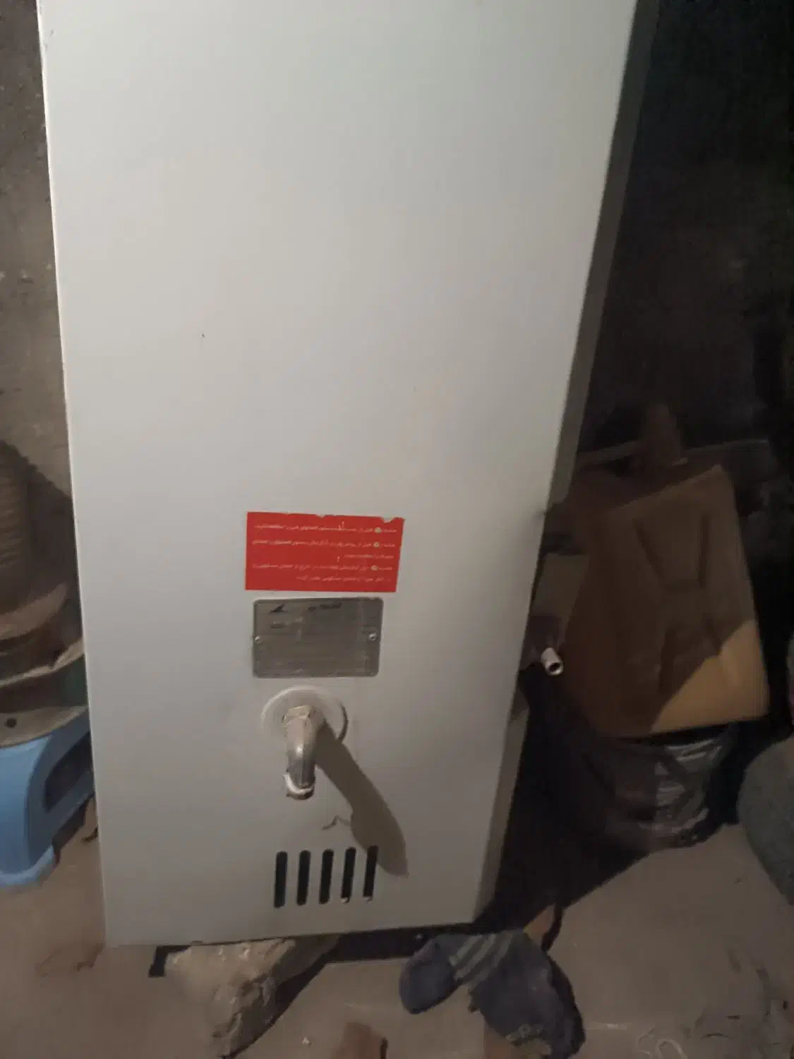 آبگرمکن دیواری مخزنی|آبگرمکن، پکیج، شوفاژ|قوچان, |دیوار