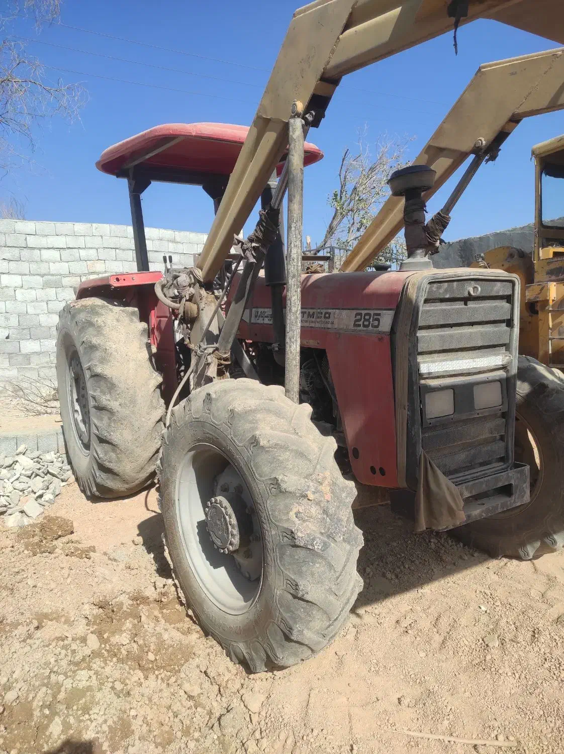 تراکتور بیلی مدل ۸۴|خودرو سنگین|فولادشهر, فولادشهر|دیوار