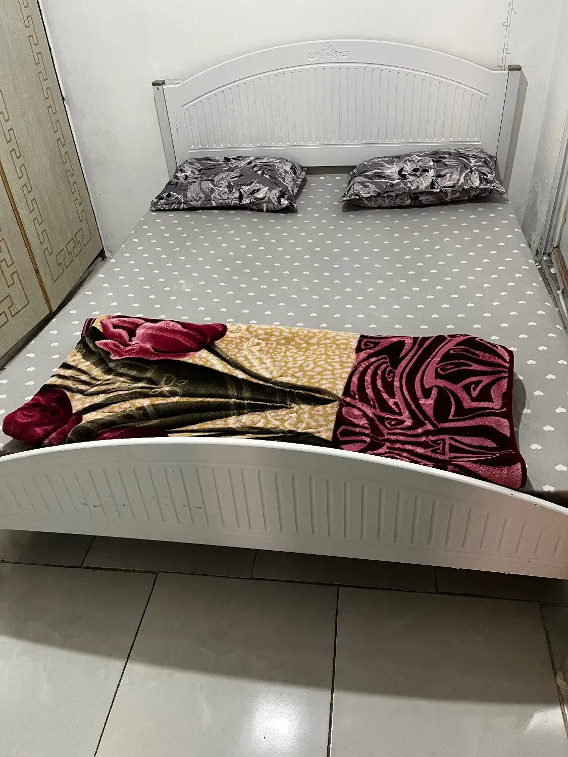 تخت دونفره استاندارد|تخت و سرویس خواب|نسیم‌شهر, |دیوار