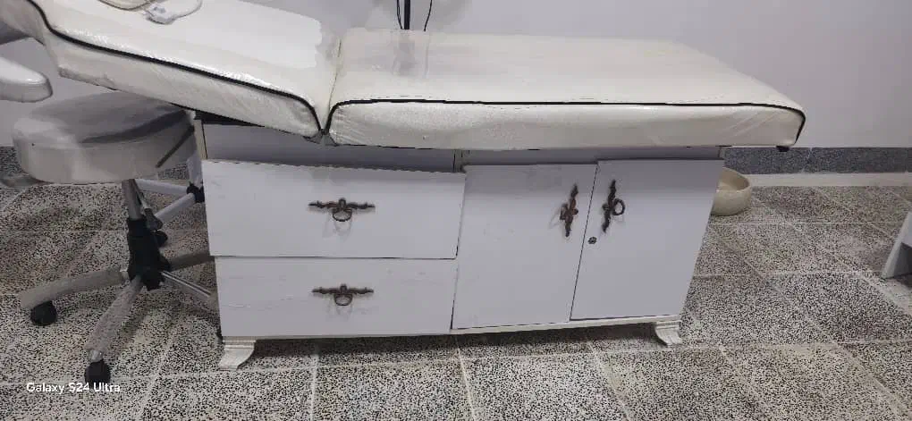 تخت آرایشگاهی کشو دار|آرایشگاه و سالن‌های زیبایی|ایذه, |دیوار