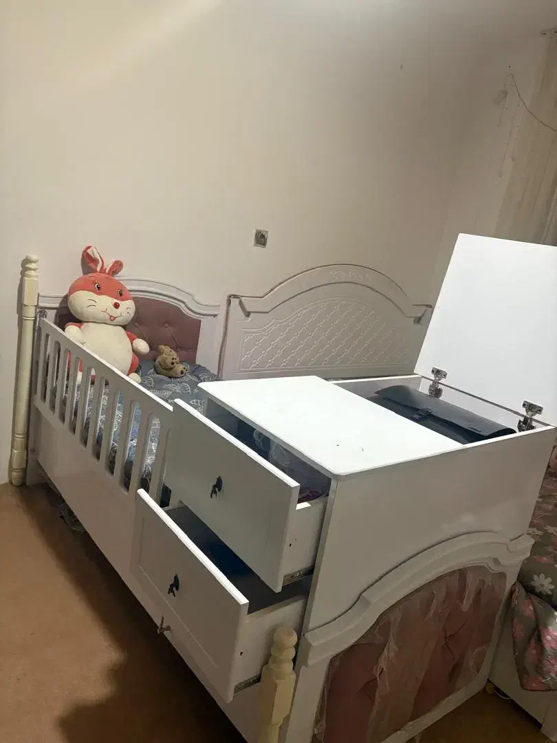 تخت نوزاد در حد نو دو ساله خریداری شده|تخت و سرویس خواب|آمل, |دیوار