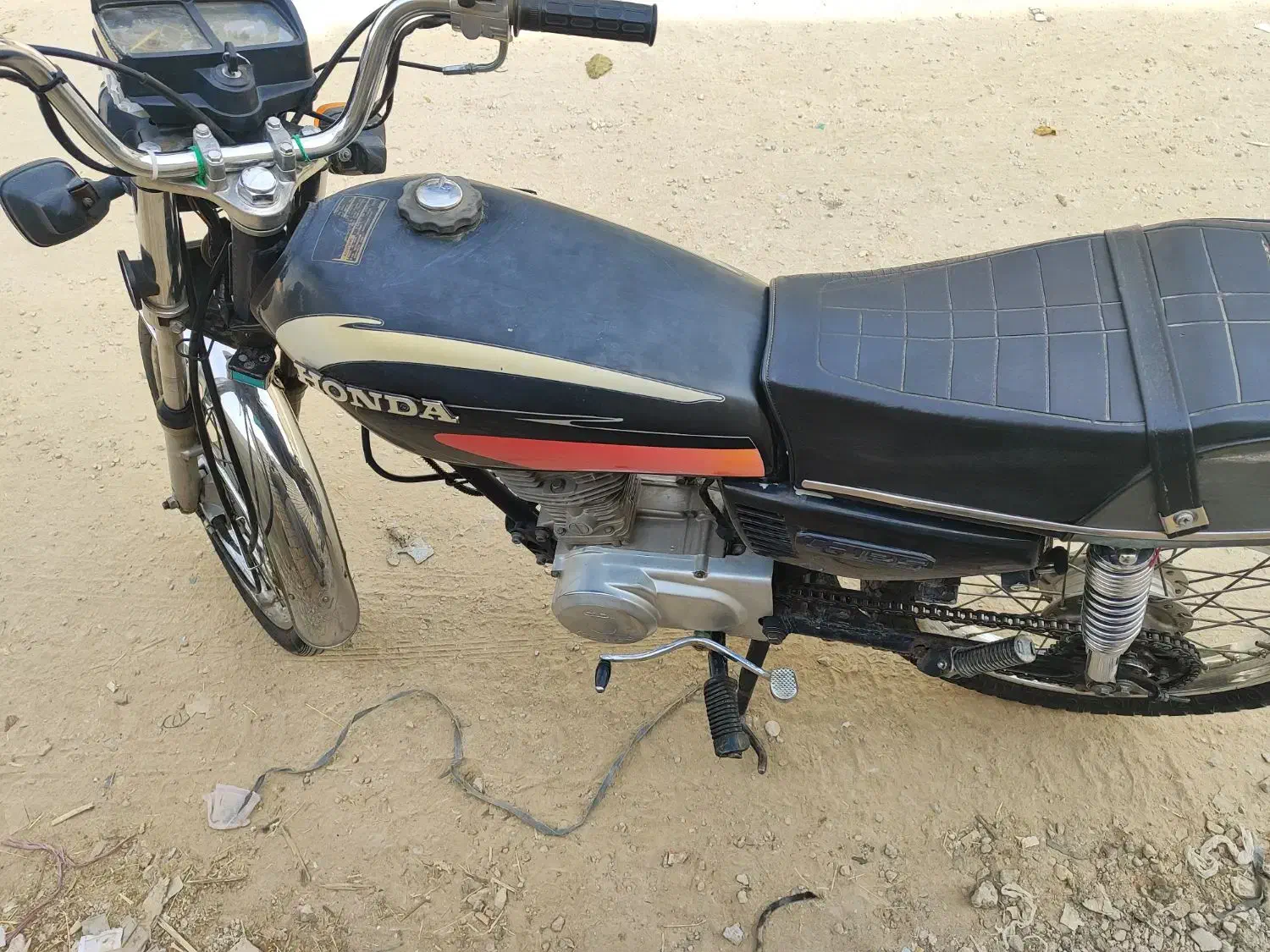 هندا‌94|موتورسیکلت|شیراز, بید زرد|دیوار