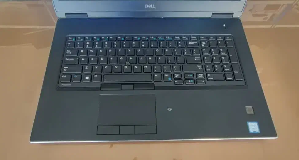 لپتاپ دل i7 با 16 گیگ گرافیک واقعی، ویندوز اصلی|رایانه همراه|اصفهان, سرچشمه|دیوار