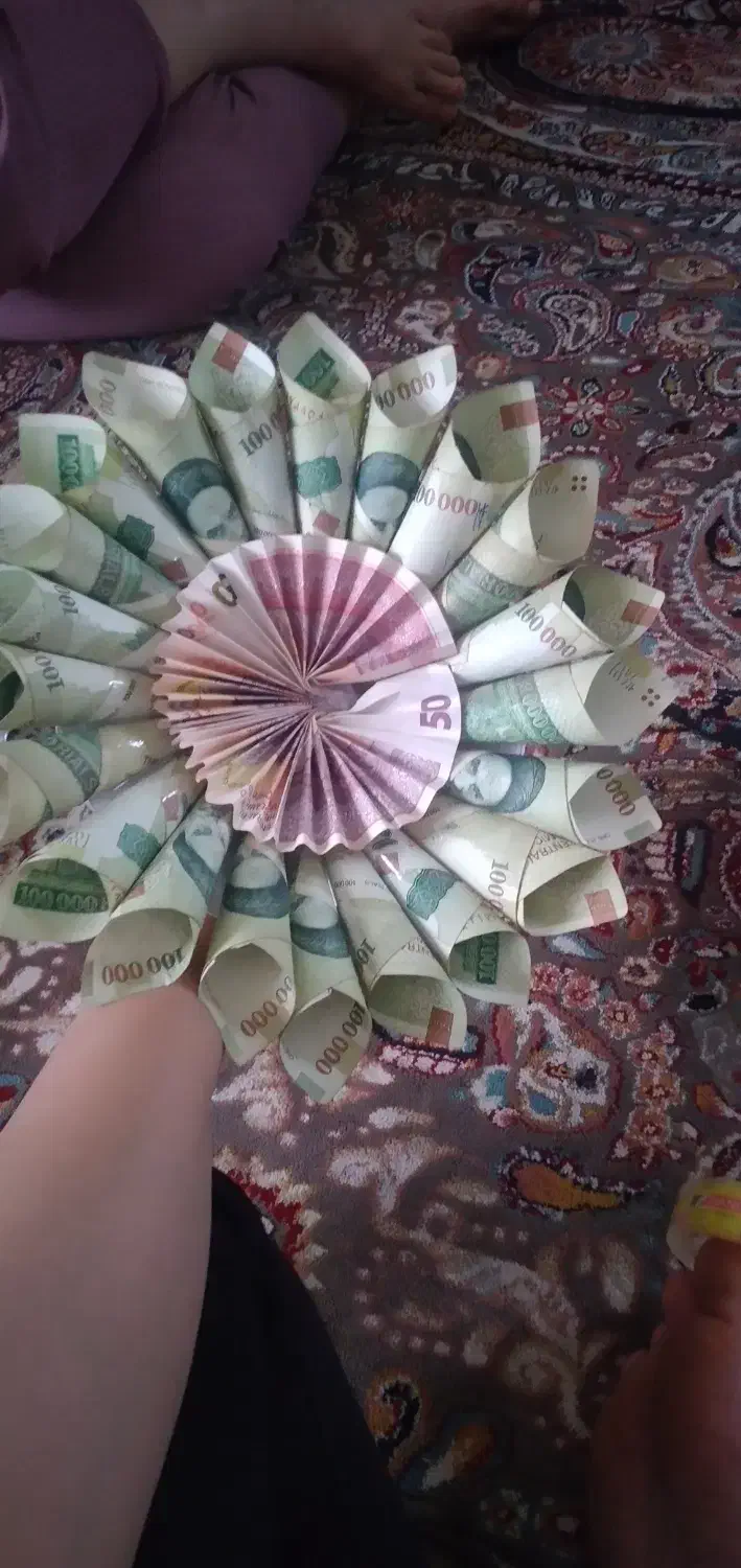 گل عروس با پول|گل و گیاه طبیعی|قدس, شهرقدس|دیوار