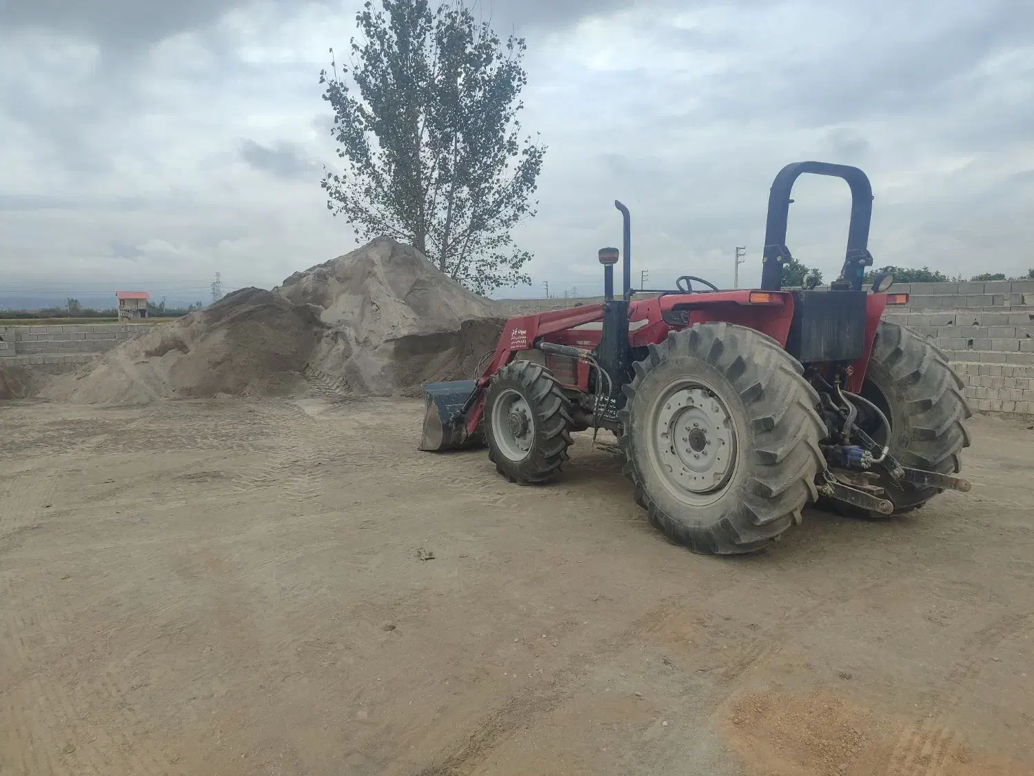 استخدام راننده تراکتور بیل دار  و نیسان کمپرسی|استخدام حمل و نقل|قائم‌شهر, |دیوار