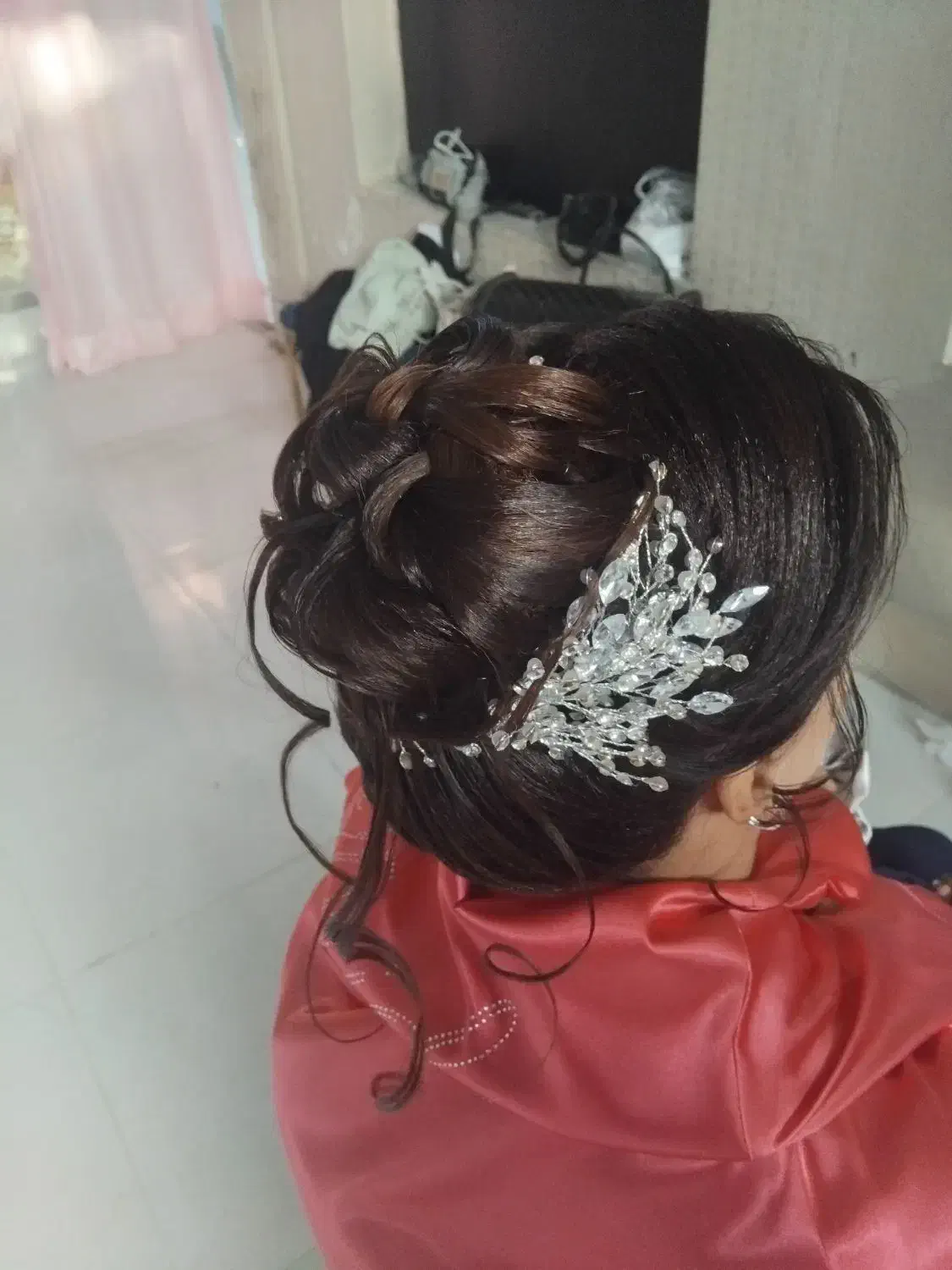 سالن فوق تخصصی نورا نفیس|خدمات آرایشگری و زیبایی|تربت جام, بیست متری منبع آب|دیوار