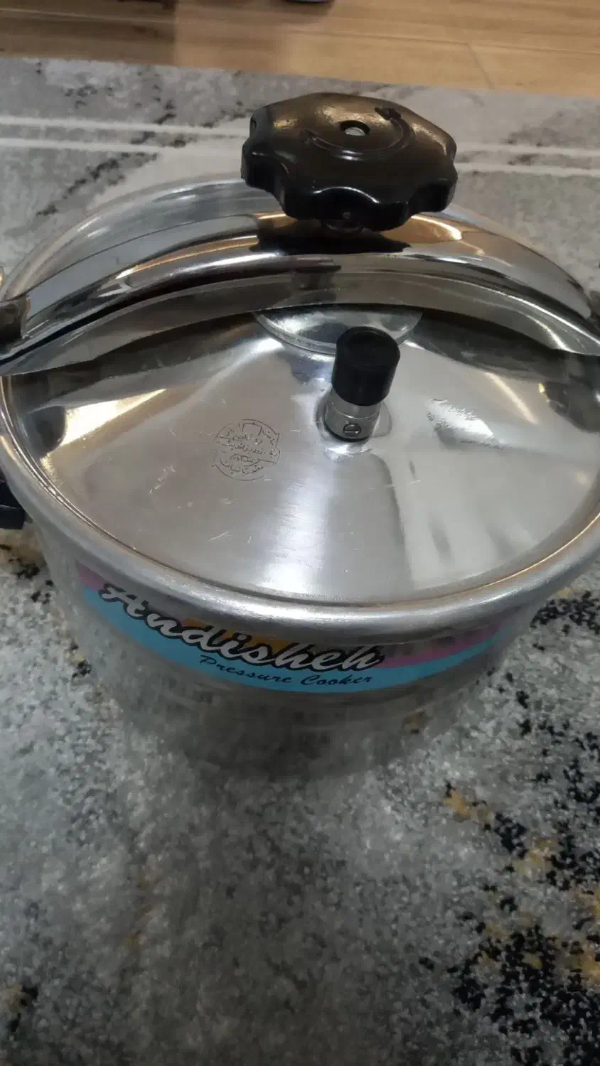 زودپز ۱۰ لیتر اندیشه اصفهان|ظروف پخت‌وپز|کرج, شهرک امام رضا (ع)|دیوار