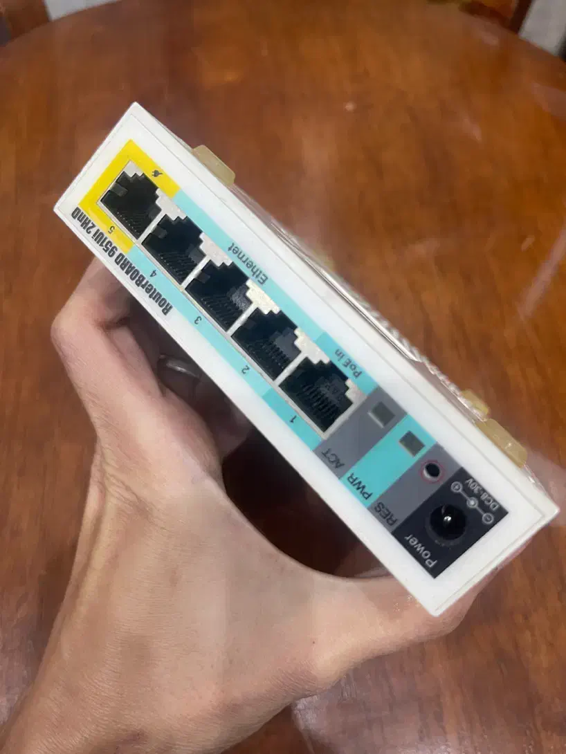 روتر میکروتیک MikroTik RB951Ui-2HnD ارسال رایگان|مودم و تجهیزات شبکه|کرج, گوهردشت|دیوار