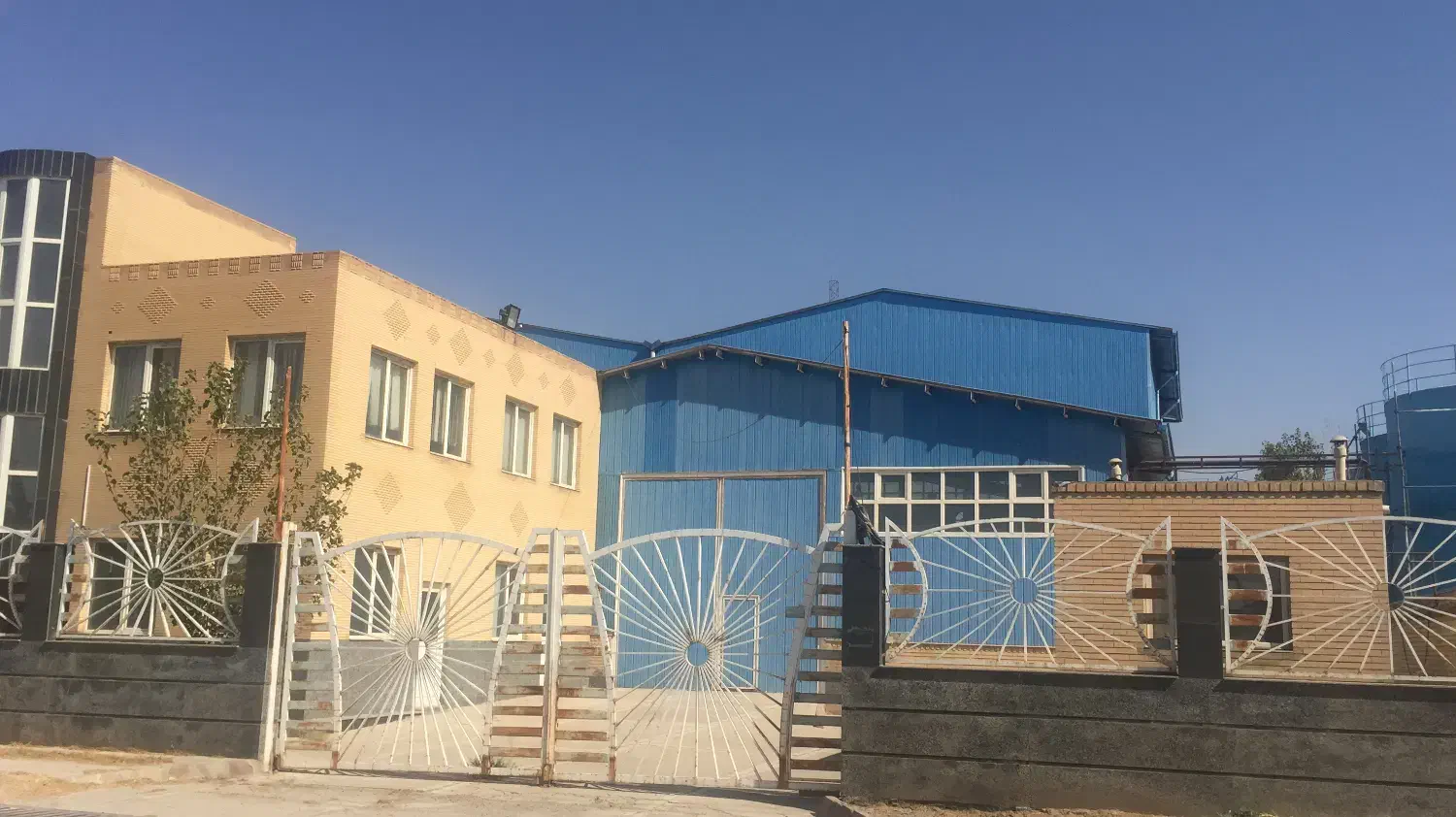 رهن و اجاره یا فروش کارخانه صنعتی در شهرک سلیمی|اجارهٔ دفتر صنعتی، کشاورزی، تجاری|ممقان, |دیوار