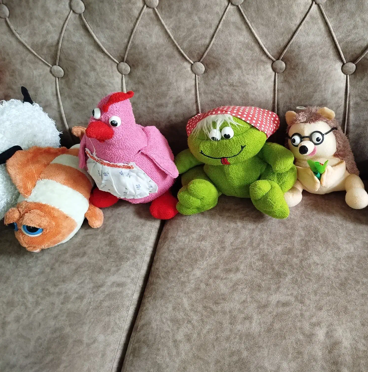 عروسک|اسباب‌‌بازی|ساوه, |دیوار