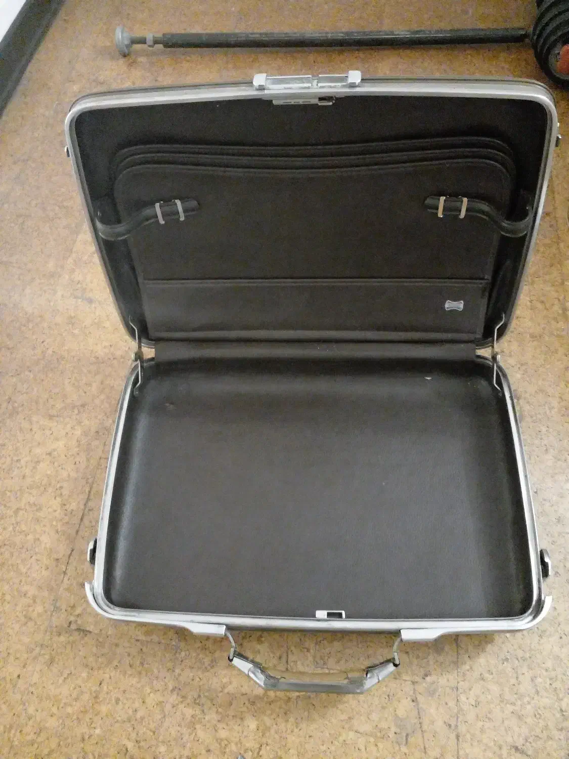 کیف آمریکن توریستر ،آمریکایی|کیف، کفش، کمربند|تهران, زعفرانیه|دیوار