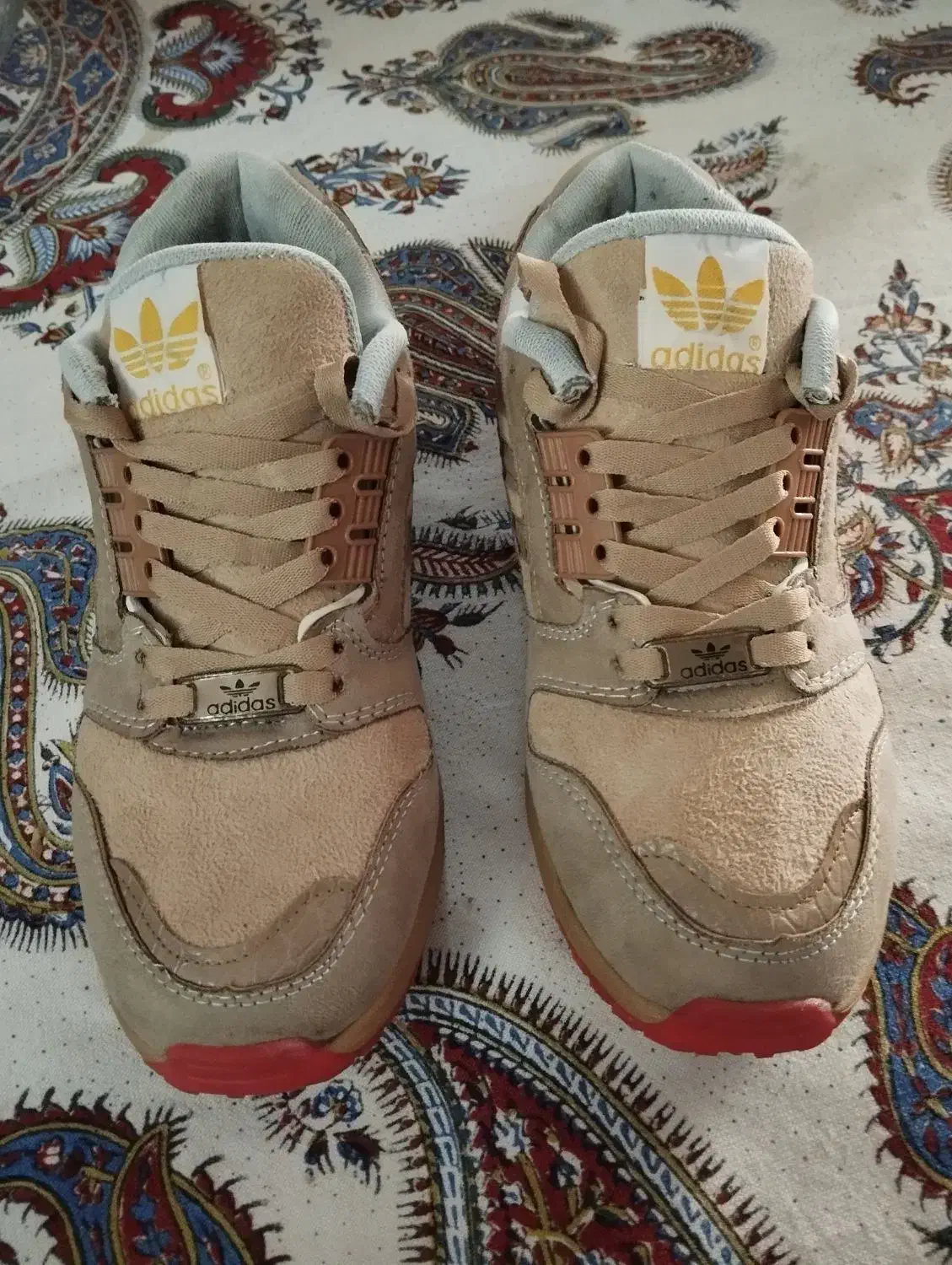 کتونی آدیداس|کیف، کفش، کمربند|قرچک, شهرک طلائیه|دیوار