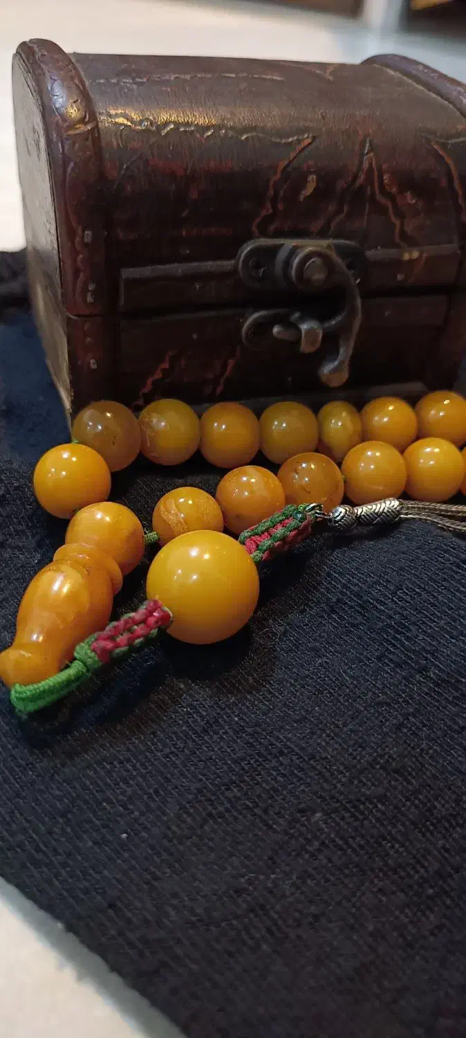 تسبیح  کهربای آلمانی قدیمی و‌کلکسیونی|کلکسیون اشیاء عتیقه|اهواز, کوی باهنر|دیوار