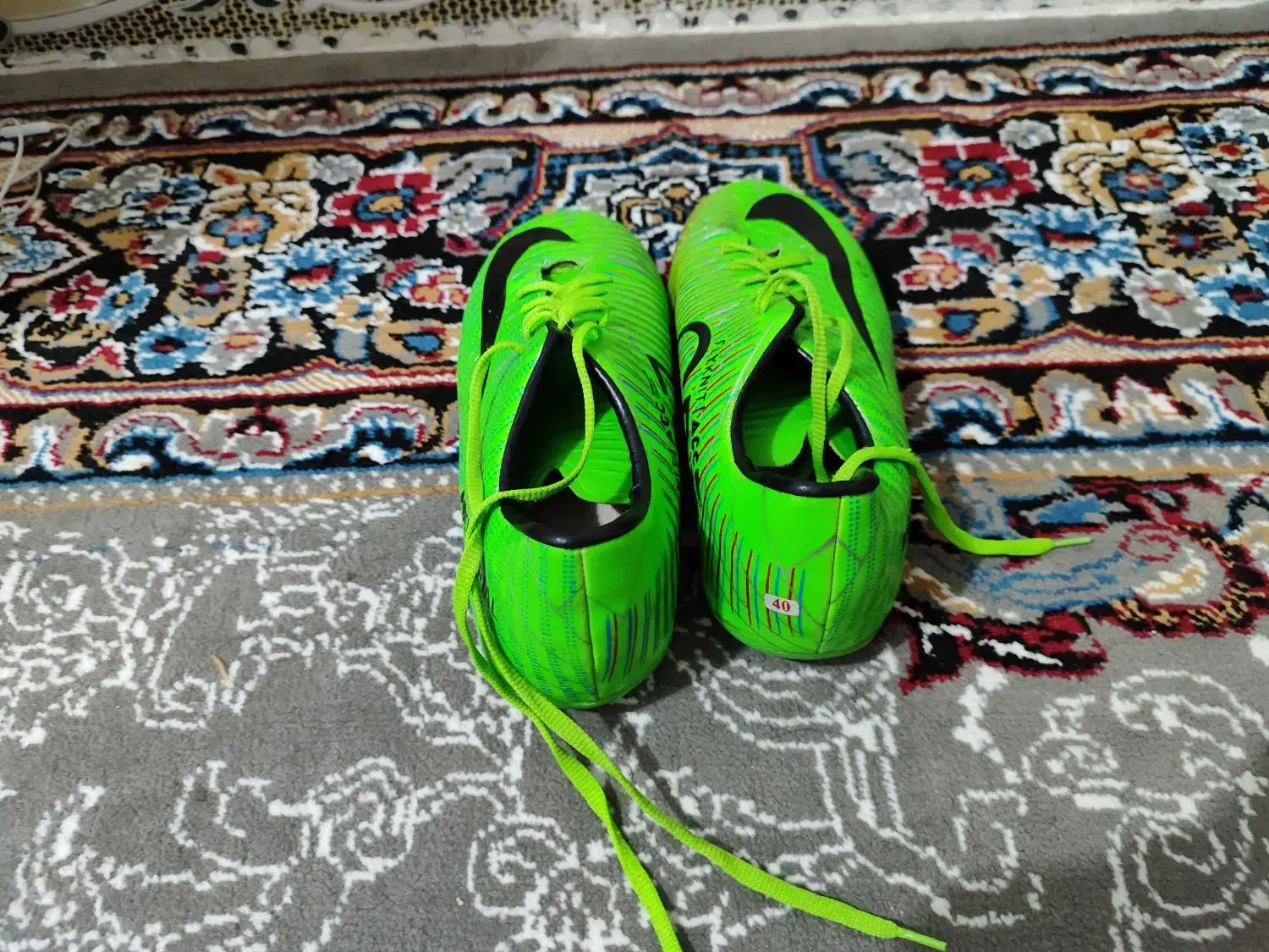 کفش چمن|کیف، کفش، کمربند|دهدشت, |دیوار