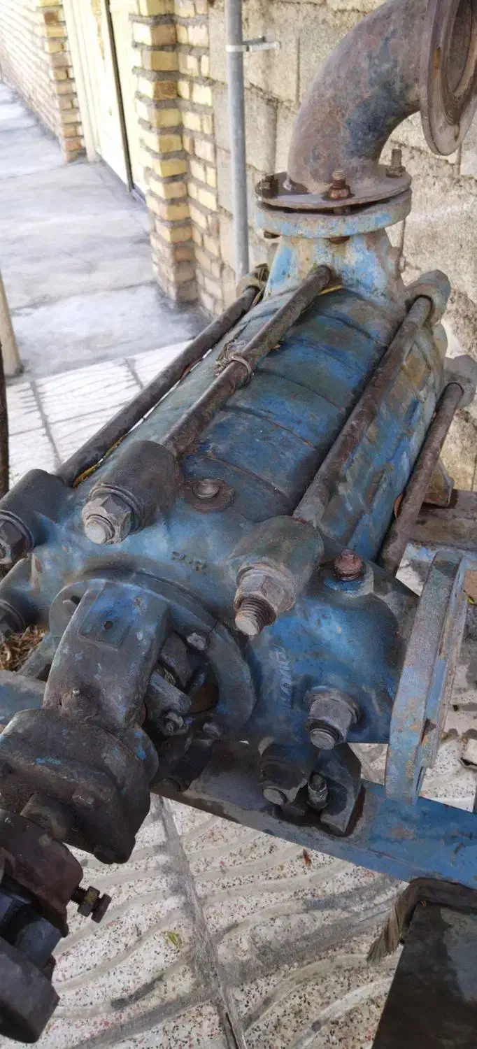 پمپ ۶ طبق در هشتاد|ماشینآلات صنعتی|هلیلان, |دیوار