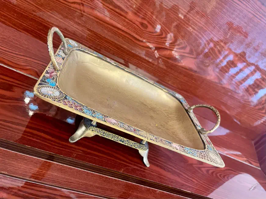 سینی پایه داربرنز ومیناکاری|ظروف سرو و پذیرایی|تبریز, |دیوار