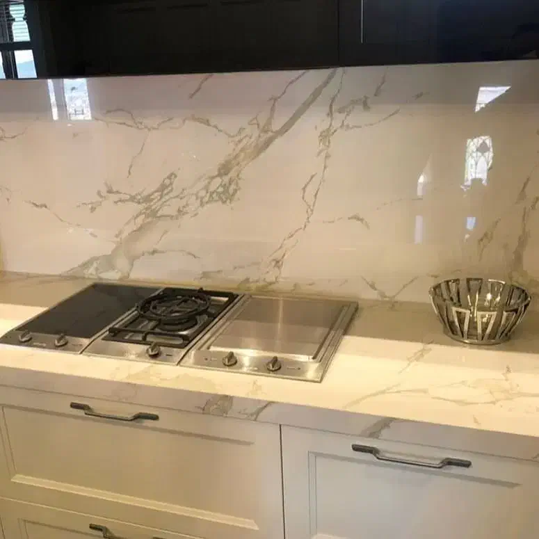 تعمیرات چوبی ترمیم ورنگ|خدمات پیشه و مهارت|سنندج, |دیوار