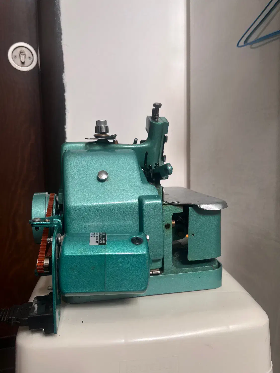 چرخ سر دوز پروانه ای|چرخ خیاطی و ریسندگی|کرمانشاه, |دیوار