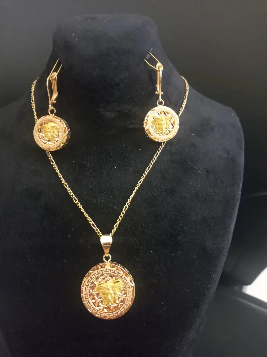 طلای کم اجرت بدون مالیات در طرح های متنوع|جواهرات|تهران, صادقیه|دیوار